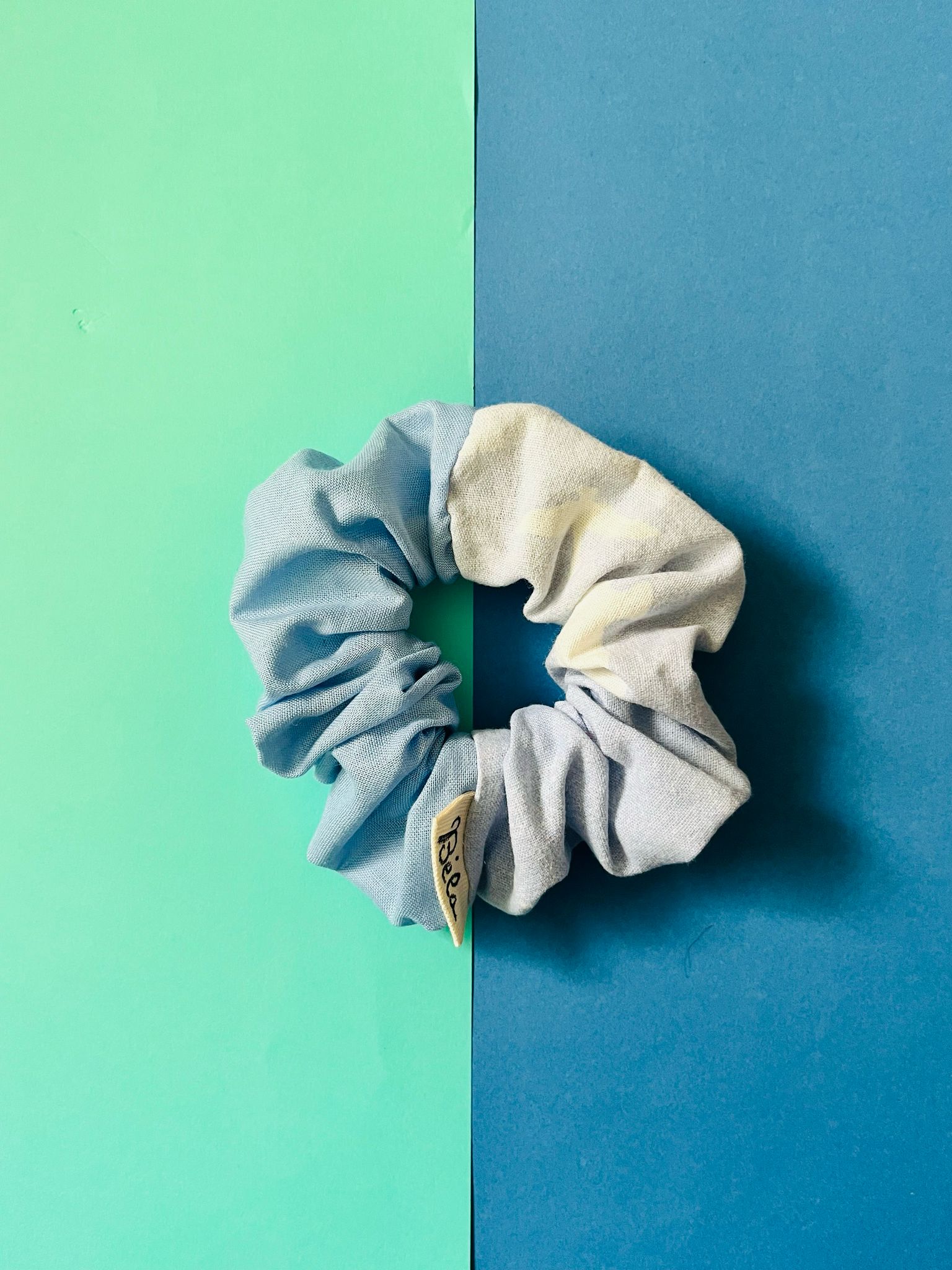 chouchou, accessoire cheveux, upcycling, tissu, couture, création française, made in france, ethique, fait main, modèle unique, boutique de créateurs, boutique nantaise, kapsule éphémère