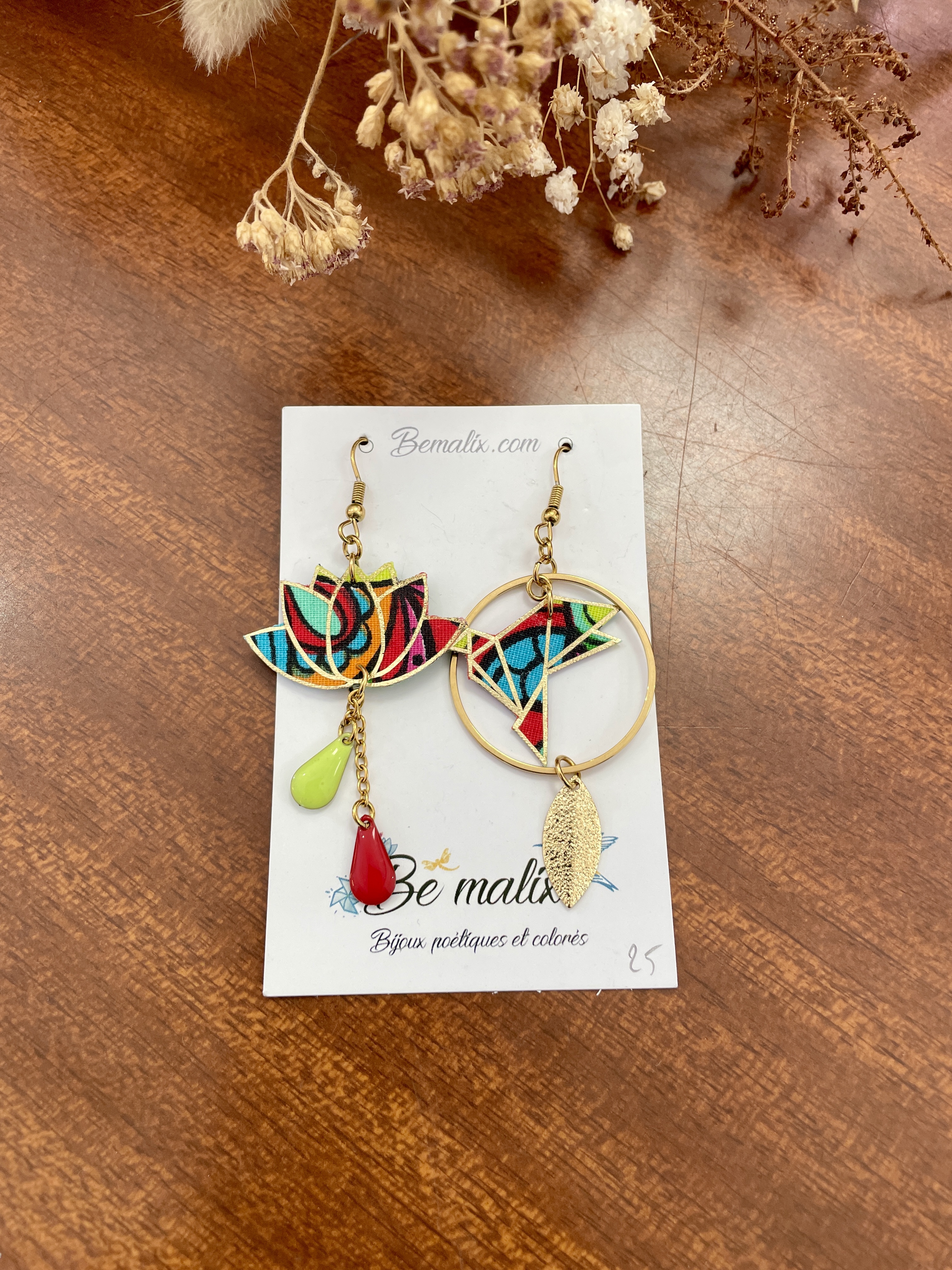 boucles d'oreilles, bijoux, créatrice française, made in france, fabrication locale, idée de cadeau, fait main, modèle unique, cadeau de noël, boutique de créateurs, boutique nantaise, kapsule éphémère