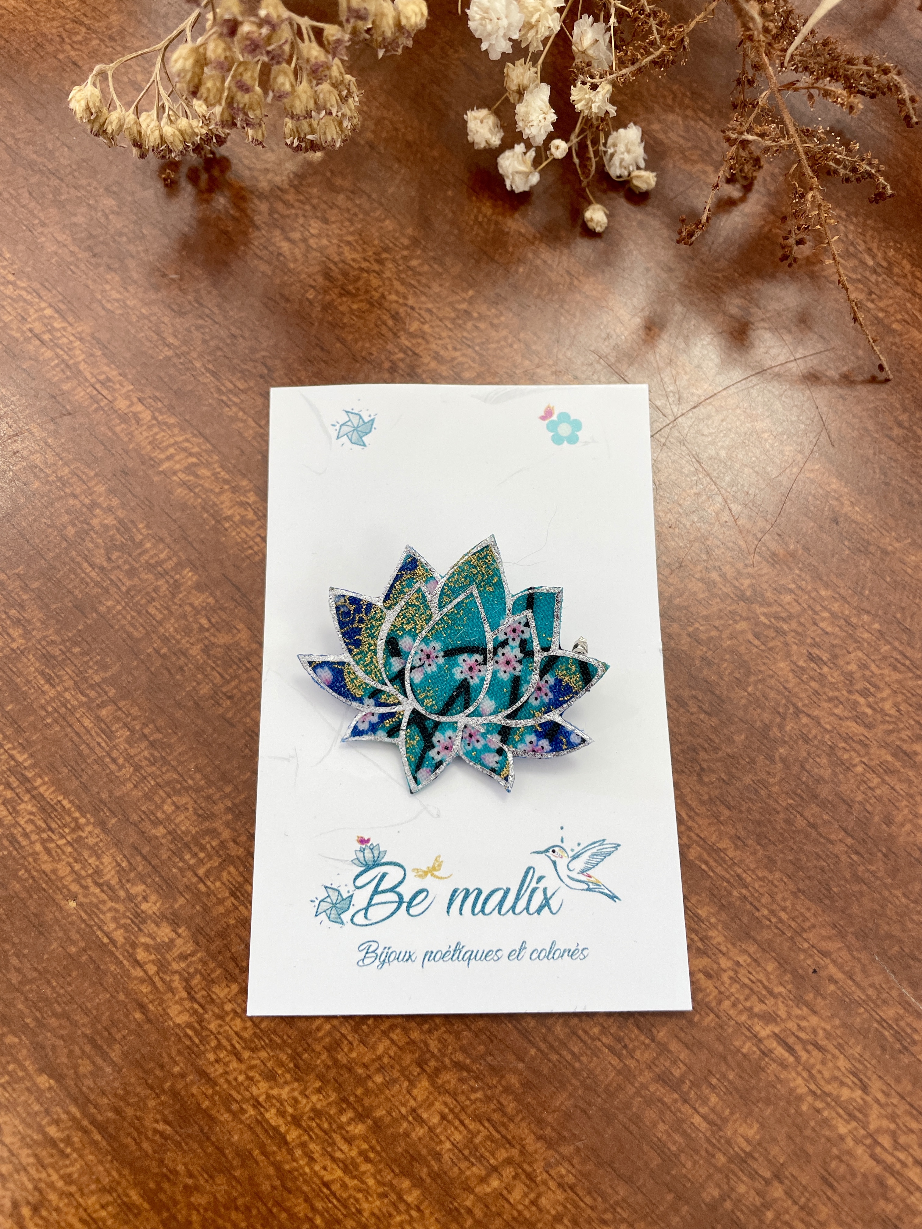 boucles d'oreilles, bijoux, créatrice française, made in france, fabrication locale, idée de cadeau, fait main, modèle unique, cadeau de noël, boutique de créateurs, boutique nantaise, kapsule éphémère