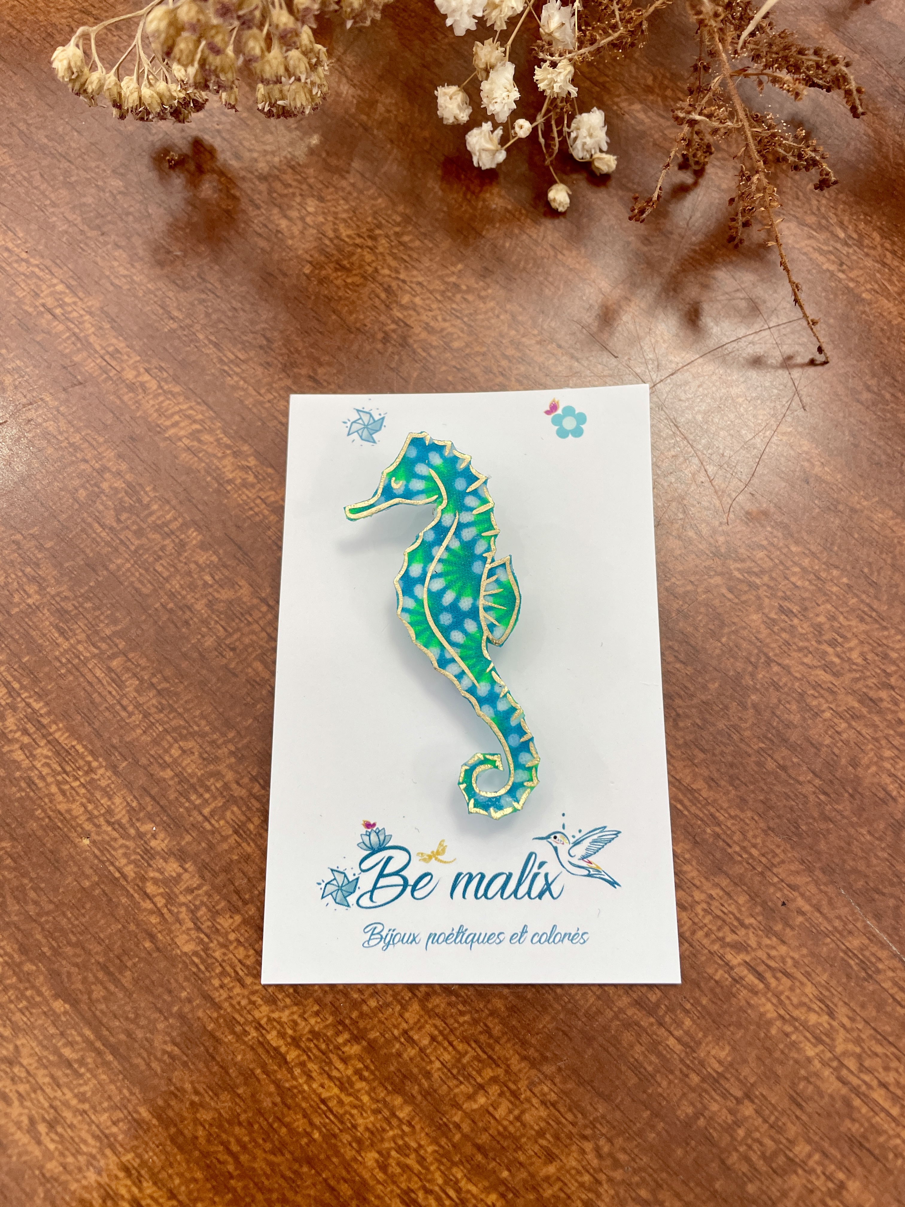 boucles d'oreilles, bijoux, créatrice française, made in france, fabrication locale, idée de cadeau, fait main, modèle unique, cadeau de noël, boutique de créateurs, boutique nantaise, kapsule éphémère