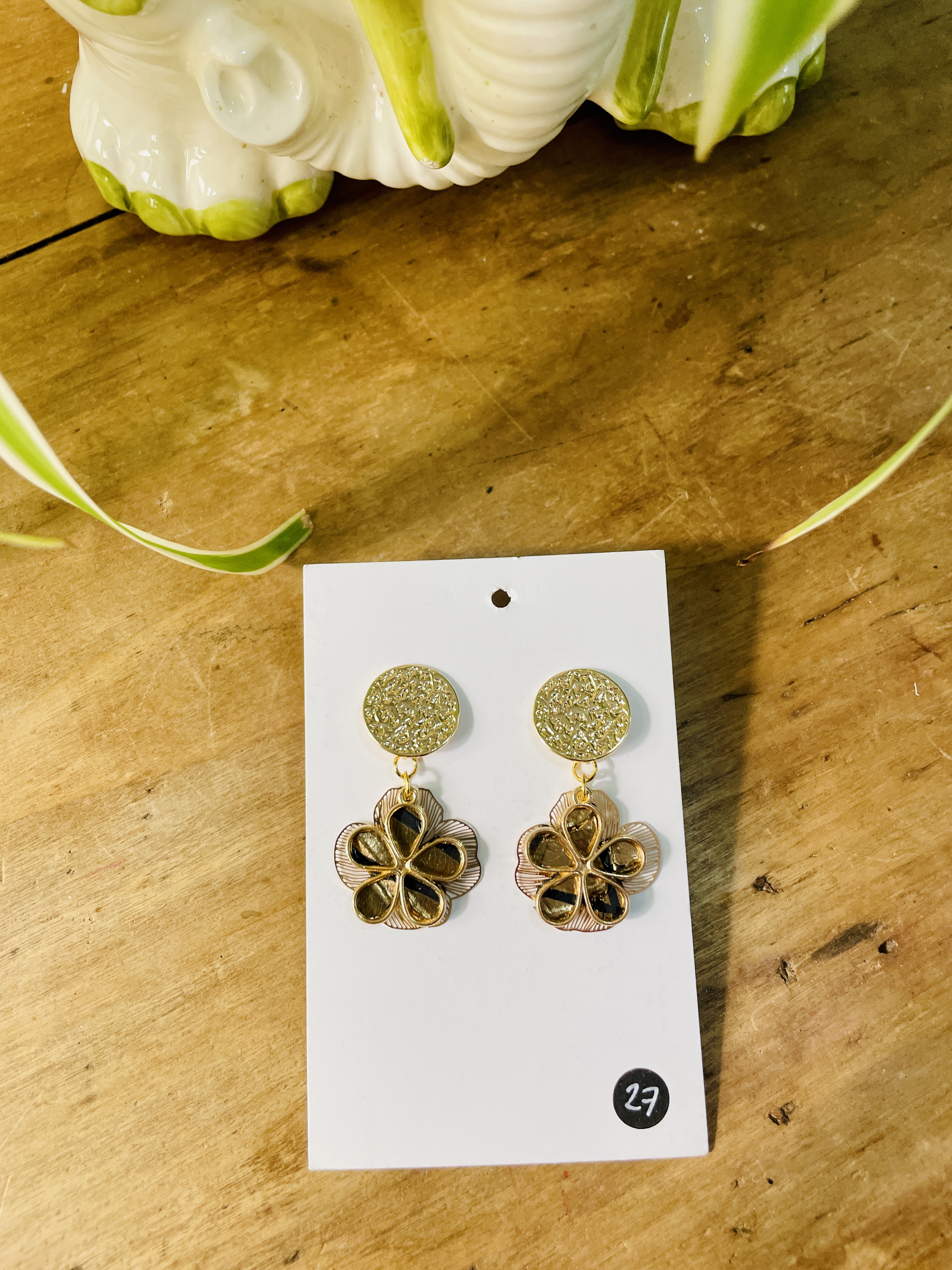 boucles d'oreilles, bijoux, tissu, cuir, revalorisation, upcycling, fait main, modèle unique, idée cadeau, création française, boutique de créateurs, boutique nantaise, kapsule ephemere