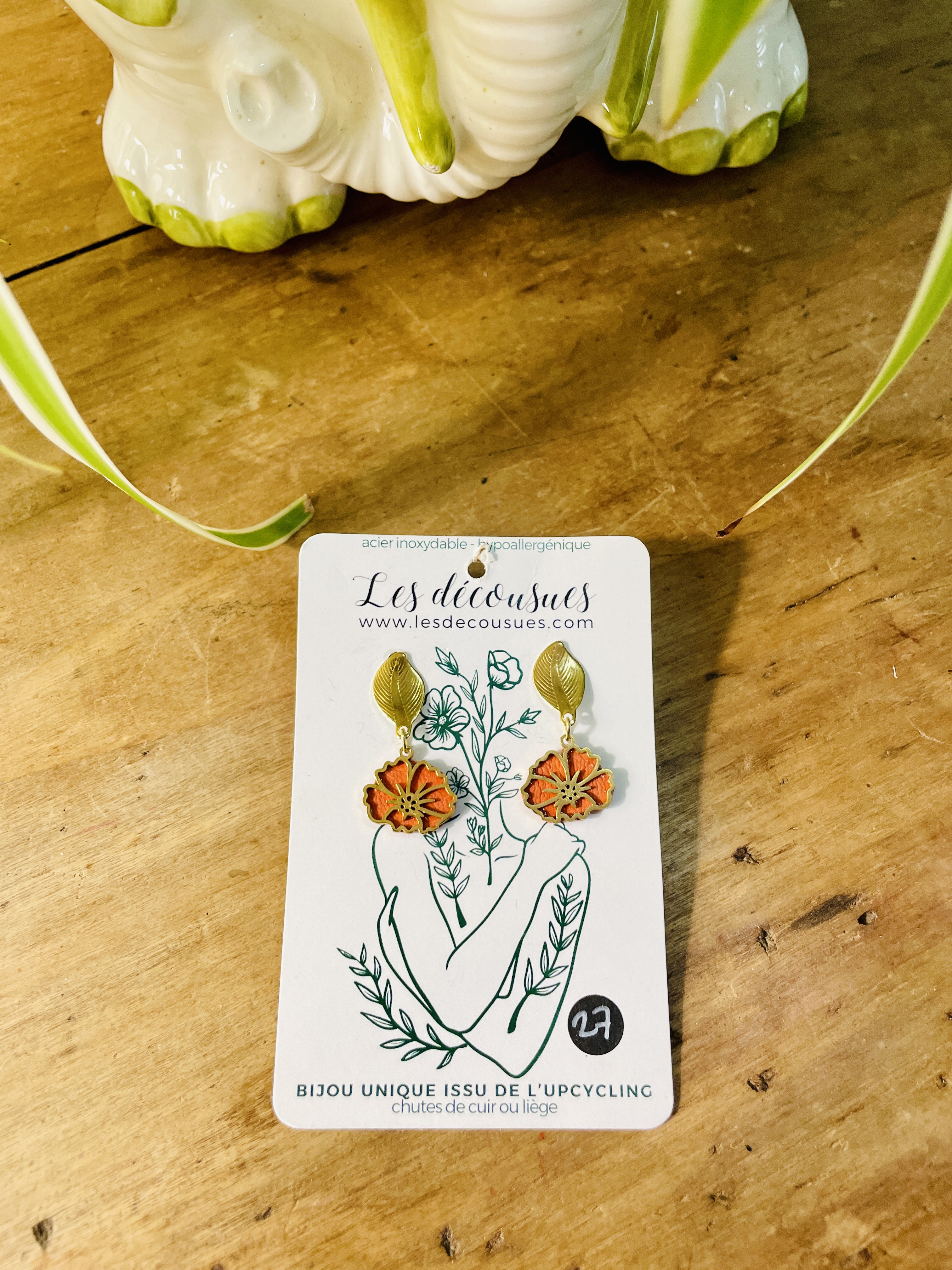 boucles d'oreilles, bijoux, tissu, cuir, revalorisation, upcycling, fait main, modèle unique, idée cadeau, création française, boutique de créateurs, boutique nantaise, kapsule ephemere