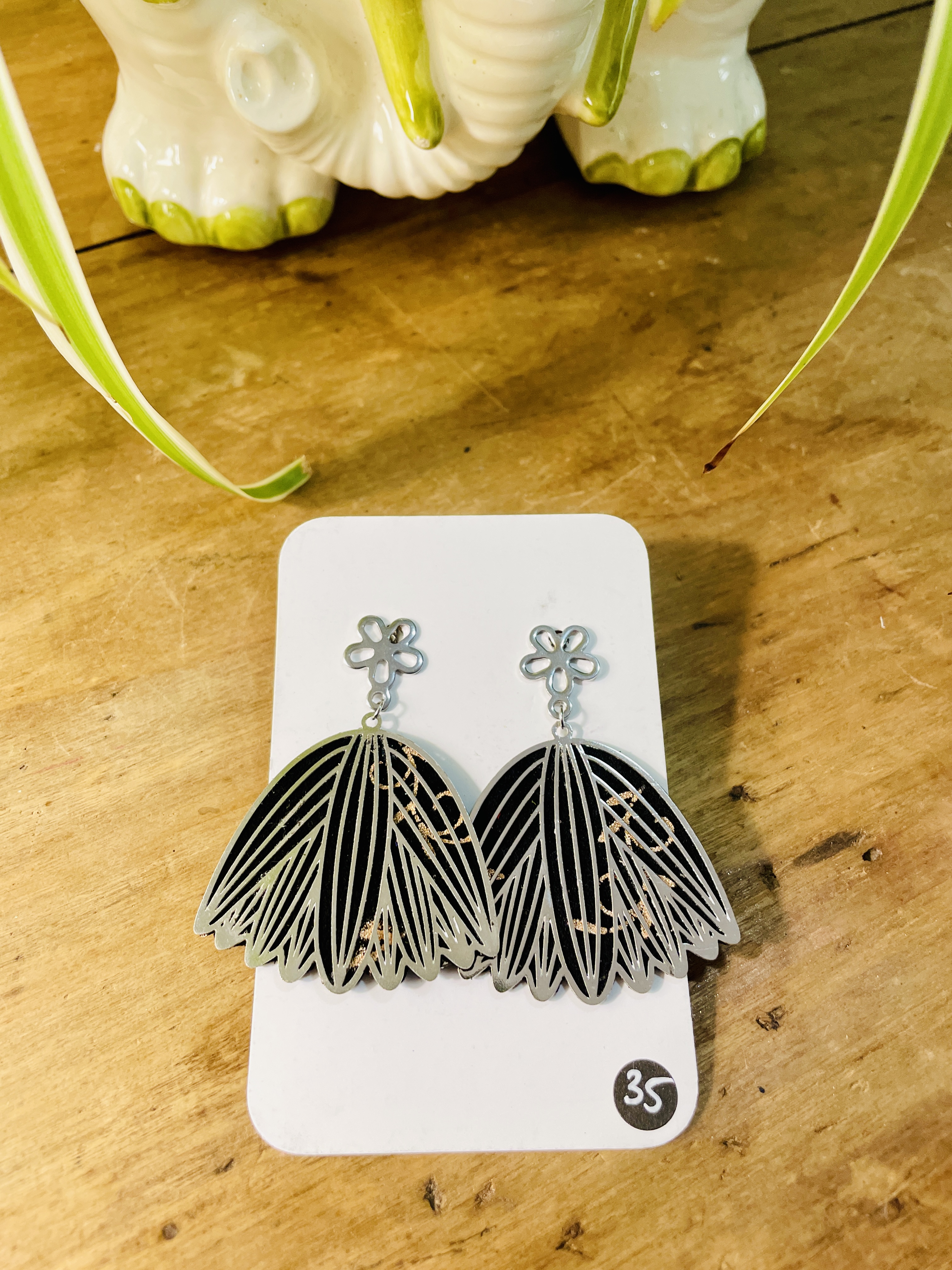 boucles d'oreilles, bijoux, tissu, cuir, revalorisation, upcycling, fait main, modèle unique, idée cadeau, création française, boutique de créateurs, boutique nantaise, kapsule ephemere