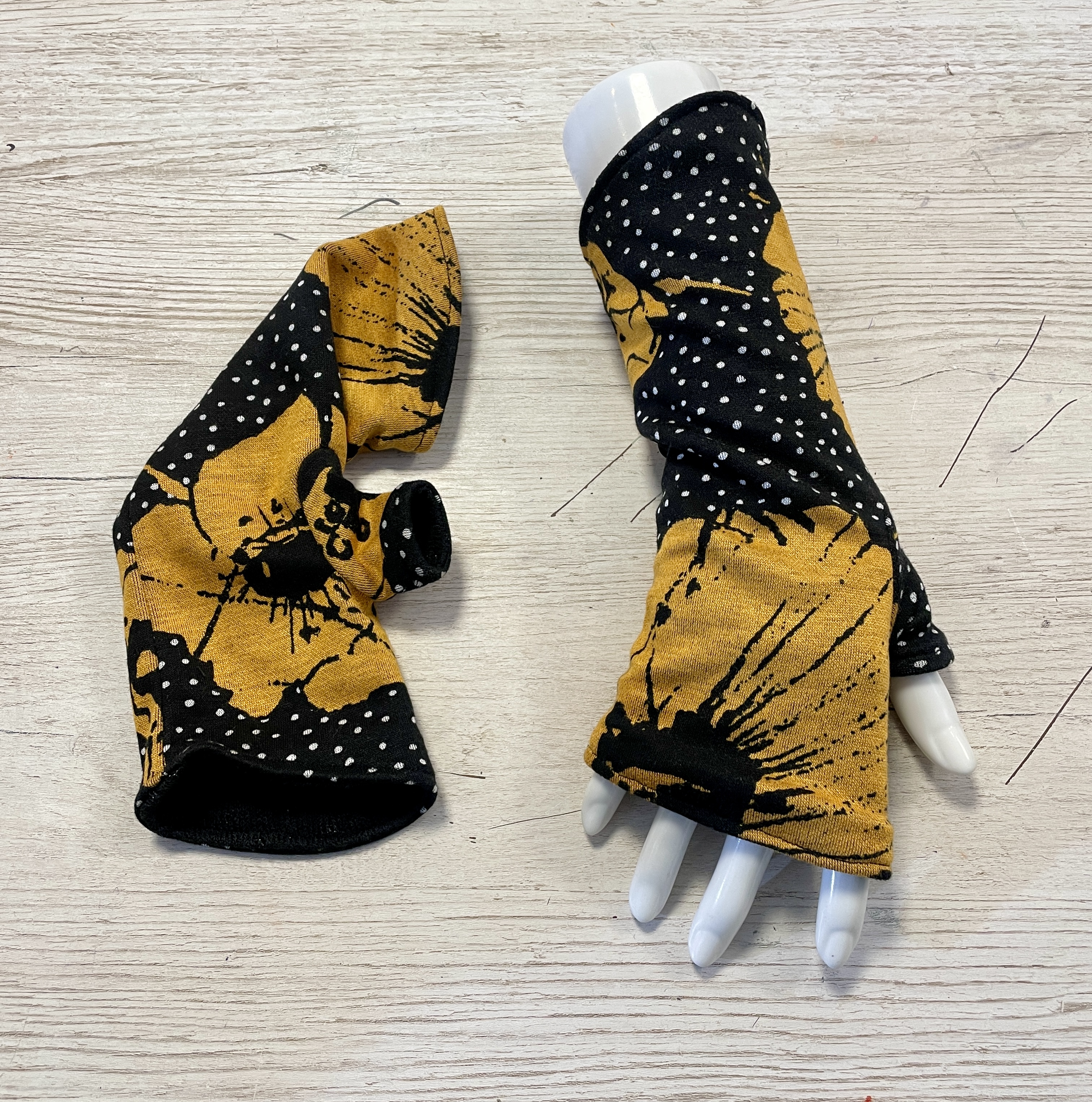 chèche, écharpe, foulard, gant, mitaine, fait main, créatrice française, made in france, idée cadeau, cadeau de noël, boutique de créateurs, boutique nantaise, kapsule éphémère