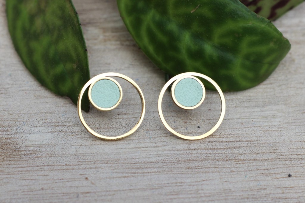 créoles, boucles d'oreilles, bijoux, cuir, créatrice, made in france, fait main, idée cadeau, boutique de créateurs, boutique nantaise, nantes, kapsule éphémère