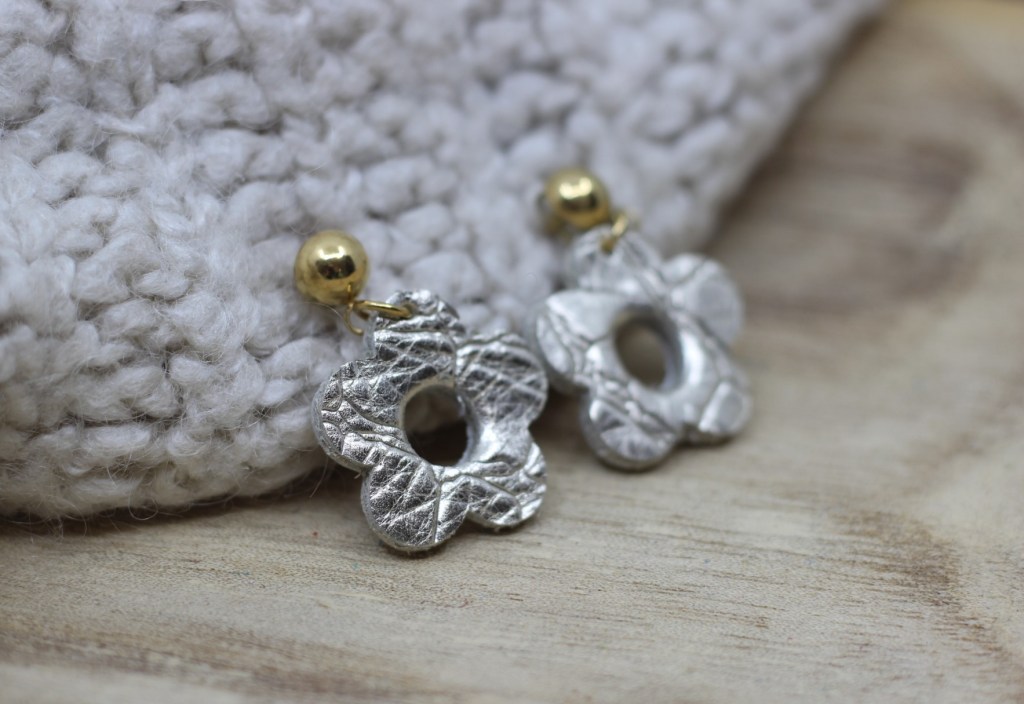 créoles, boucles d'oreilles, bijoux, cuir, créatrice, made in france, fait main, idée cadeau, boutique de créateurs, boutique nantaise, nantes, kapsule éphémère