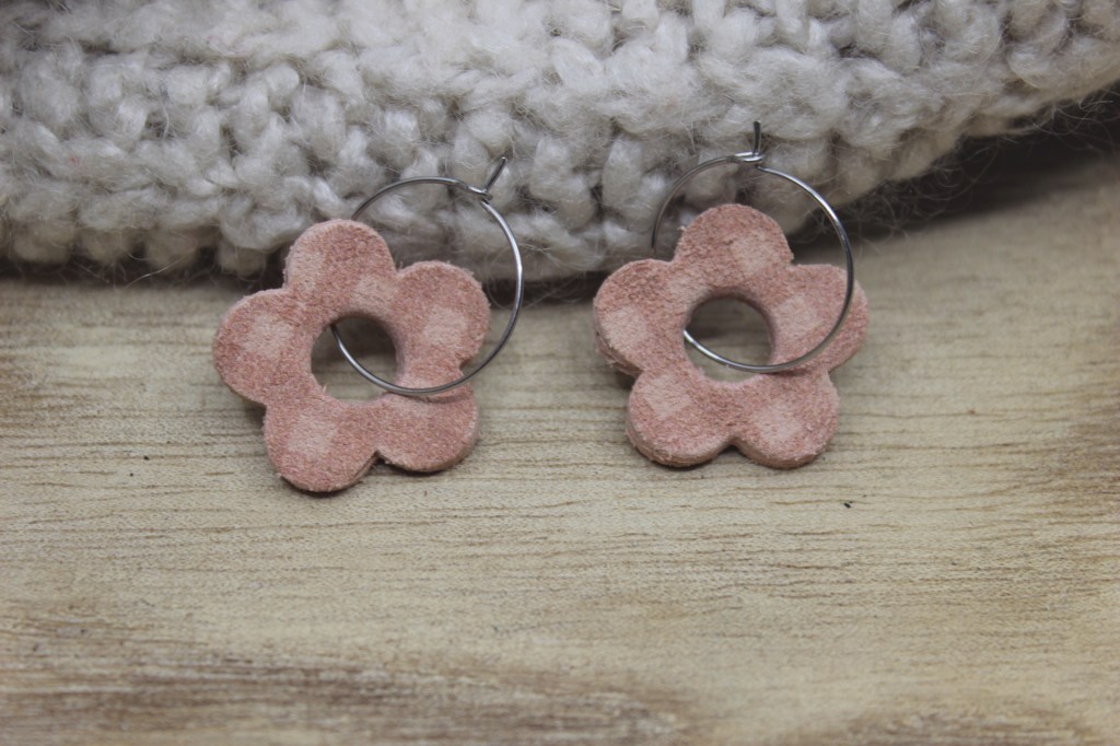 créoles, boucles d'oreilles, bijoux, cuir, créatrice, made in france, fait main, idée cadeau, boutique de créateurs, boutique nantaise, nantes, kapsule éphémère
