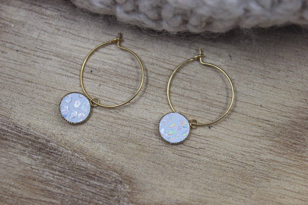 créoles, boucles d'oreilles, bijoux, cuir, créatrice, made in france, fait main, idée cadeau, boutique de créateurs, boutique nantaise, nantes, kapsule éphémère