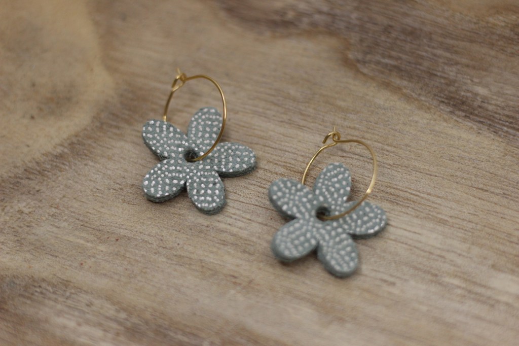 créoles, boucles d'oreilles, bijoux, cuir, créatrice, made in france, fait main, idée cadeau, boutique de créateurs, boutique nantaise, nantes, kapsule éphémère
