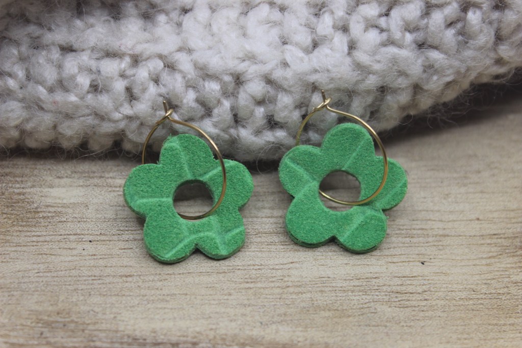 créoles, boucles d'oreilles, bijoux, cuir, créatrice, made in france, fait main, idée cadeau, boutique de créateurs, boutique nantaise, nantes, kapsule éphémère