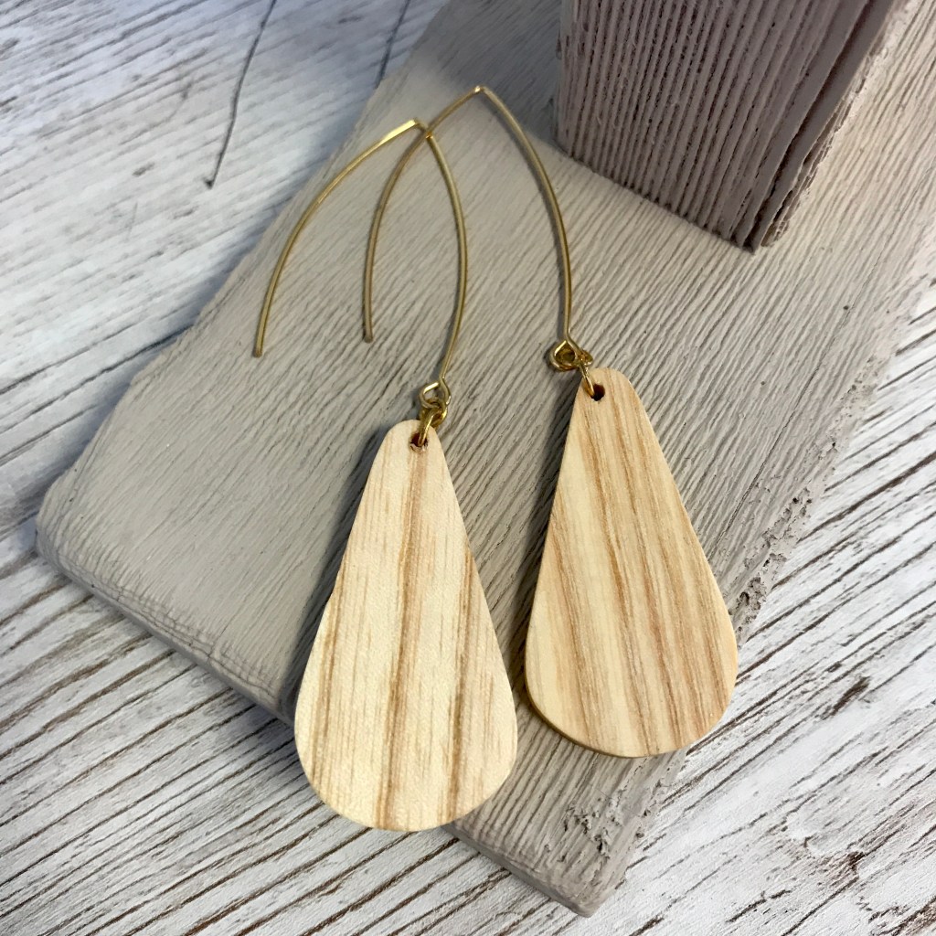 boucles d'oreilles, bijoux, bois, acier inoxydable, fait main, recyclage, créatrice, fabrication locale, idée cadeau, made in France