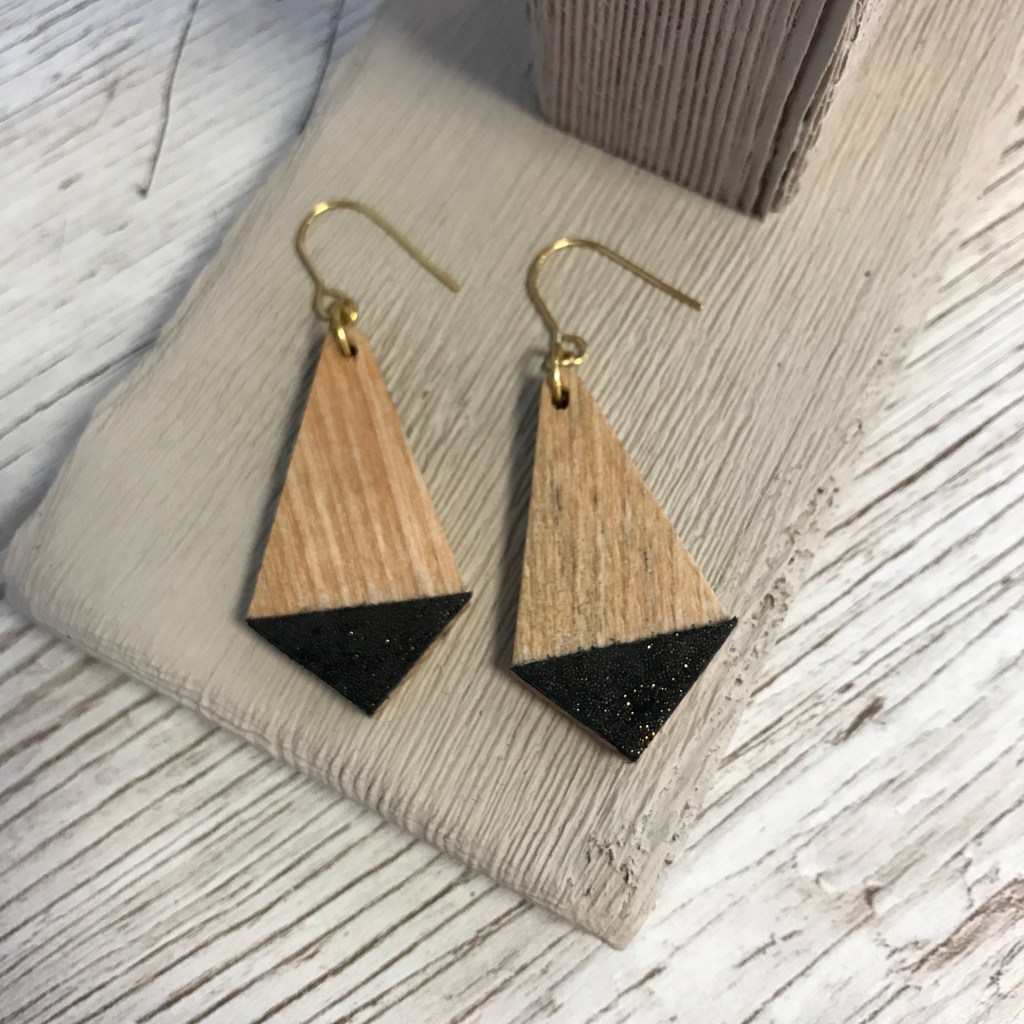 boucles d'oreilles, bijoux, bois, acier inoxydable, fait main, recyclage, créatrice, fabrication locale, idée cadeau, made in France