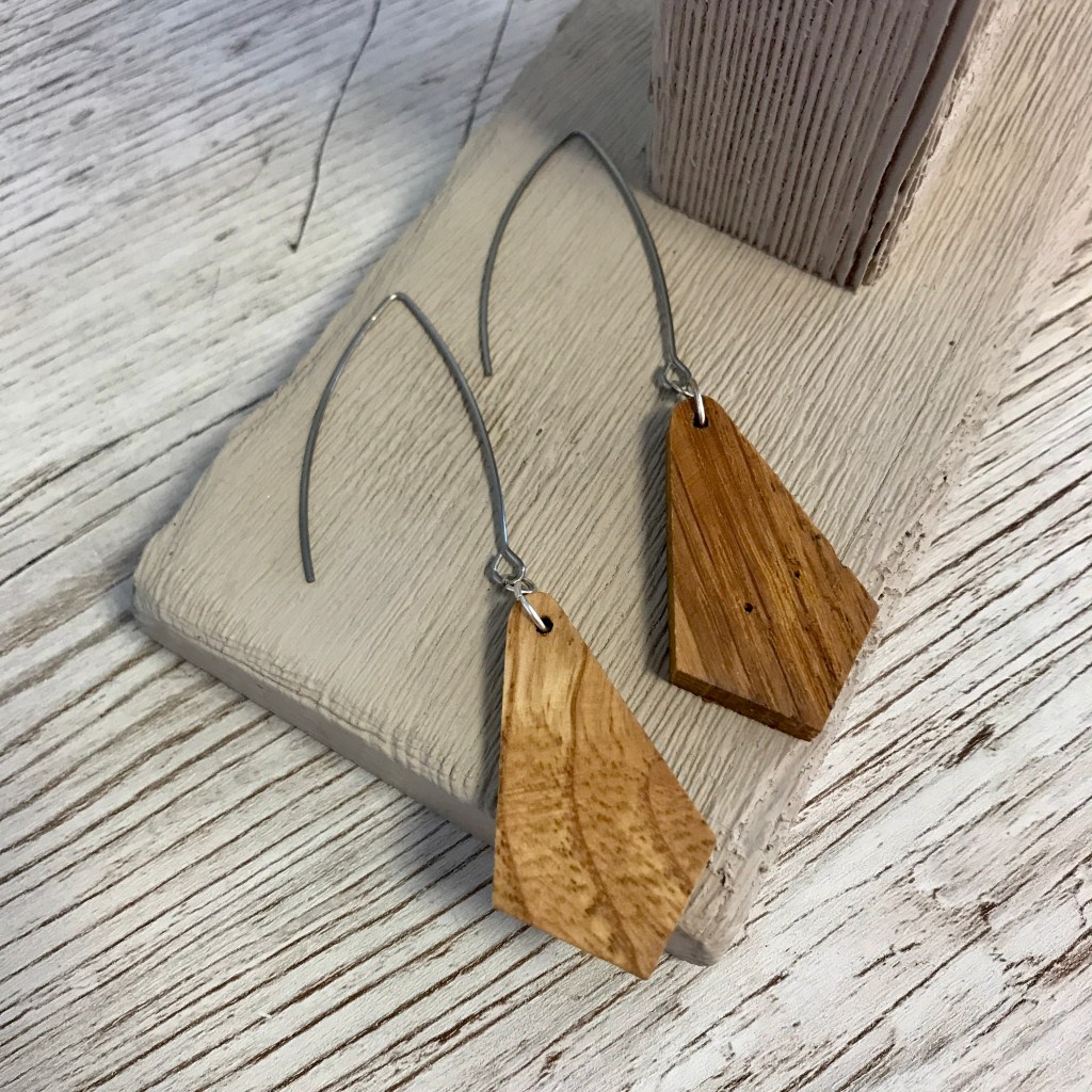 boucles d'oreilles, bijoux, bois, acier inoxydable, fait main, recyclage, créatrice, fabrication locale, idée cadeau, made in France