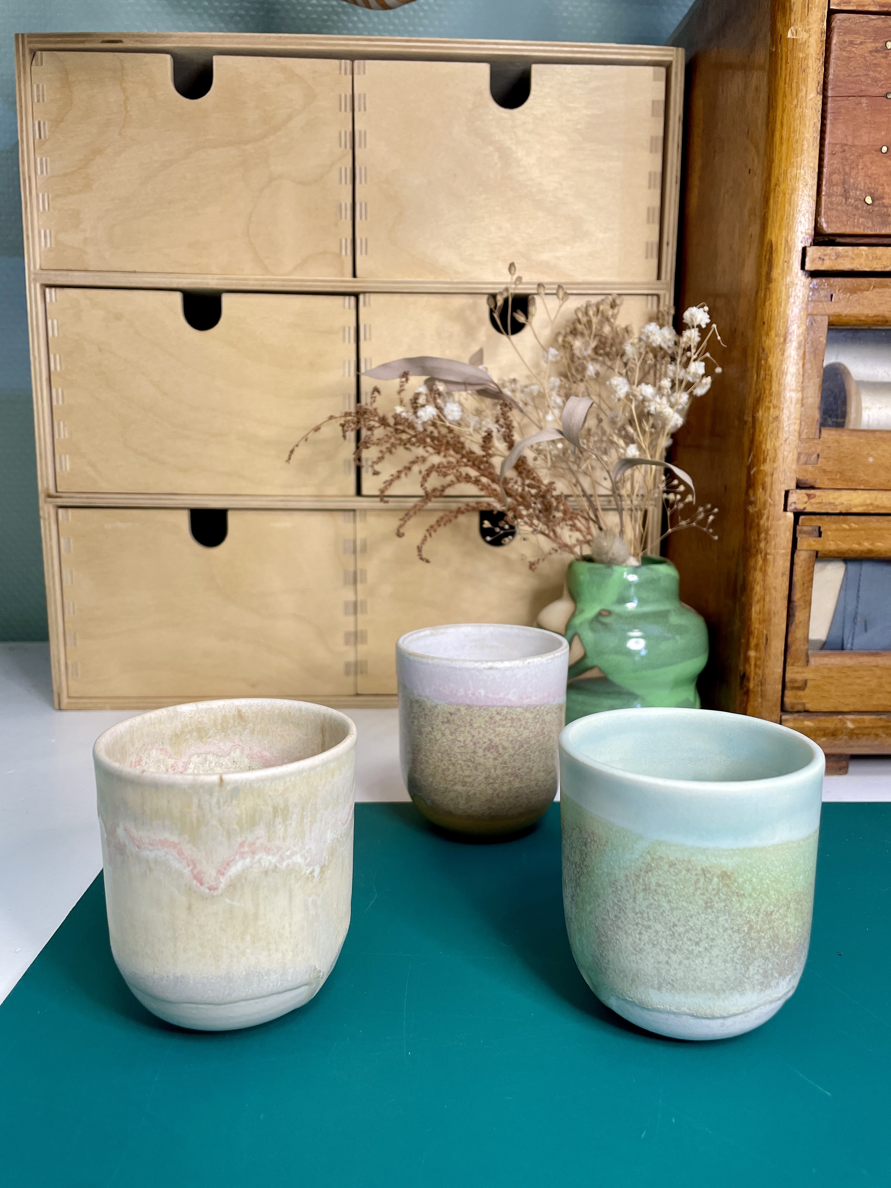 mug, tasse, assiette, vaisselle, céramique, grès, poterie, modèle unique, fait main, idée cadeau, cadeau de noël, création française, boutique nantaise, boutique de créateurs, nantes, kapsule éphémère