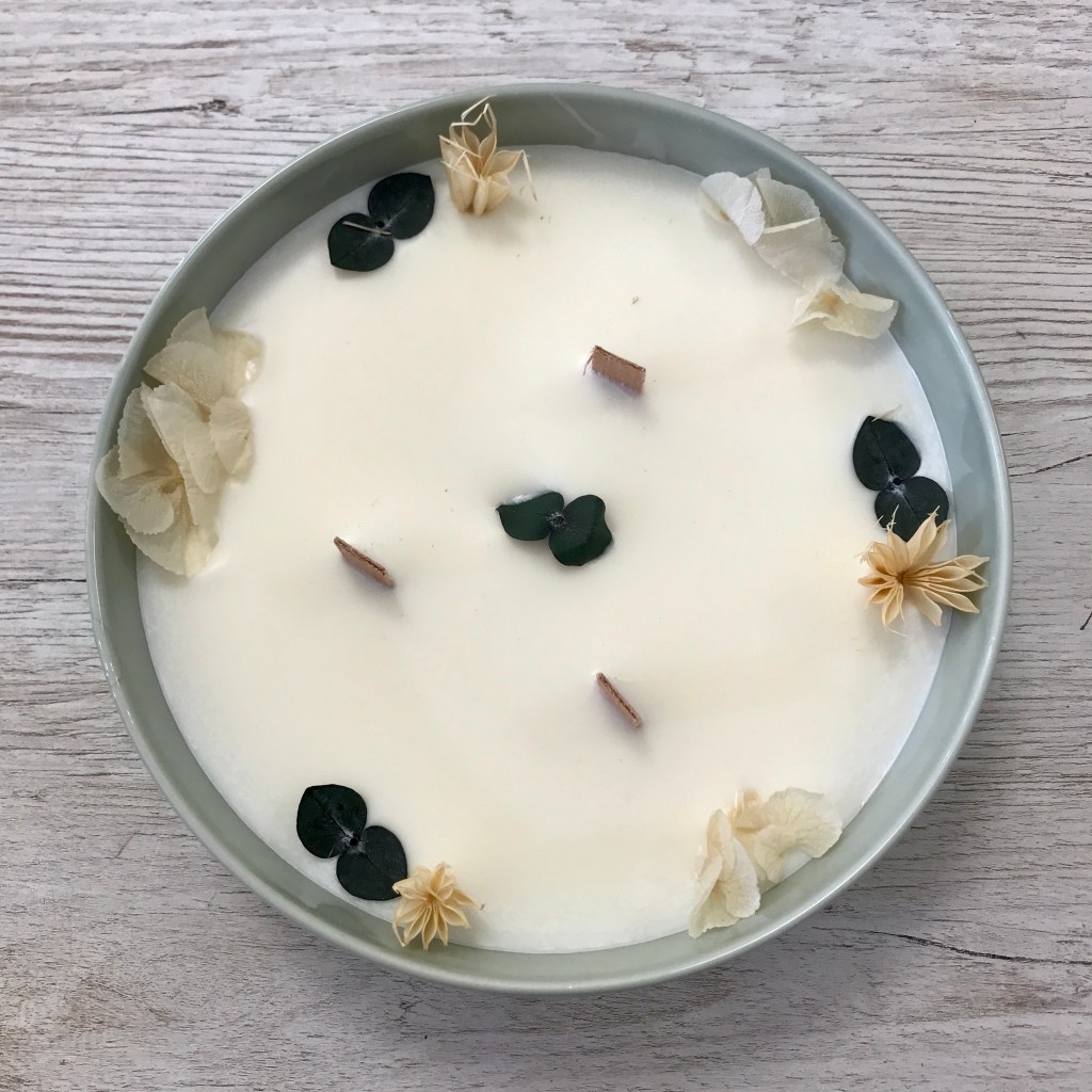 bougie parfumée, fleurs séchées, déco, senteur, fait main, upcylcing, idée cadeau, créatrice, fleuriste, made in france, local, cadeau noël