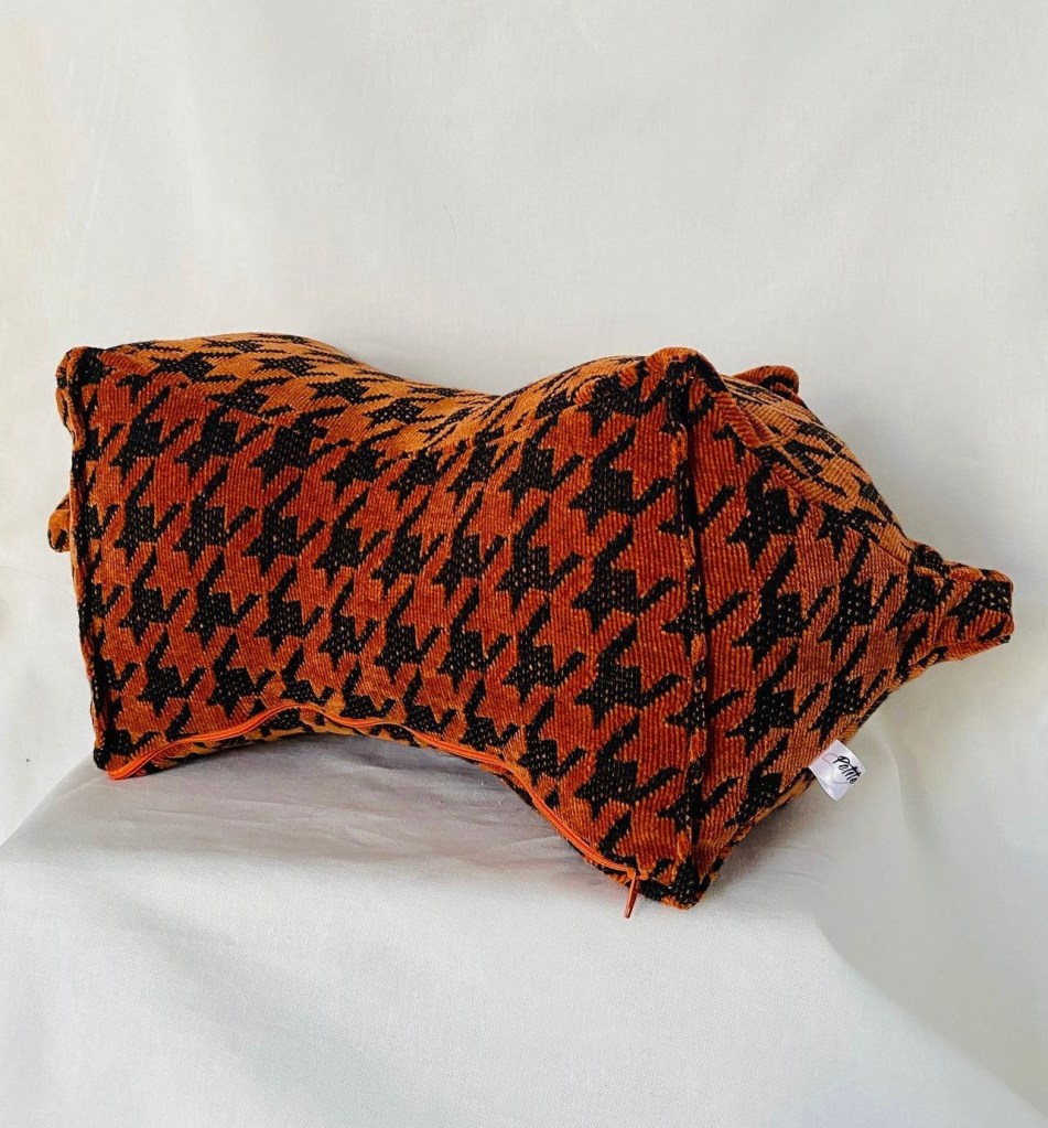 coussin, repose tête, déco, accessoires, salon, canapé, détente, idée cadeau, fait main, créatrice, made in france, fabrication locale, cadeau noël