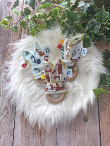 serviette élastique, bavoir, sarouel évolutif, vêtement enfant, cadeau de naissance, idée cadeau, créatrice française, fabrication locale, fait main, boutique de créateurs, boutique nantaise, kapsule éphémère