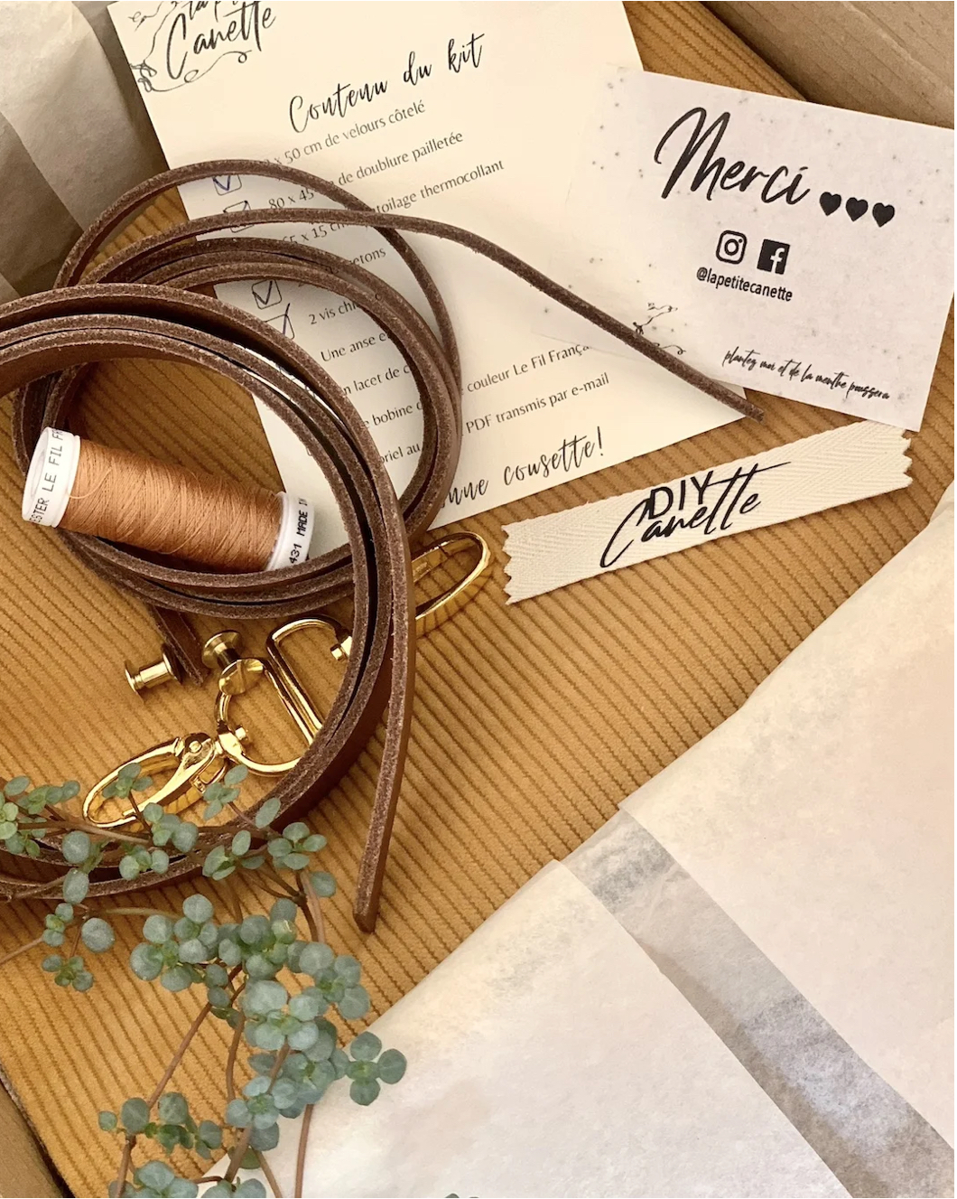 sac, banane, pochette, trousse, accessoires, velours côtelé, fait main, créatrice, made in france, idée cadeau, fabrication locale, boutique de créateurs, boutique nantaise, kapsule éphémère