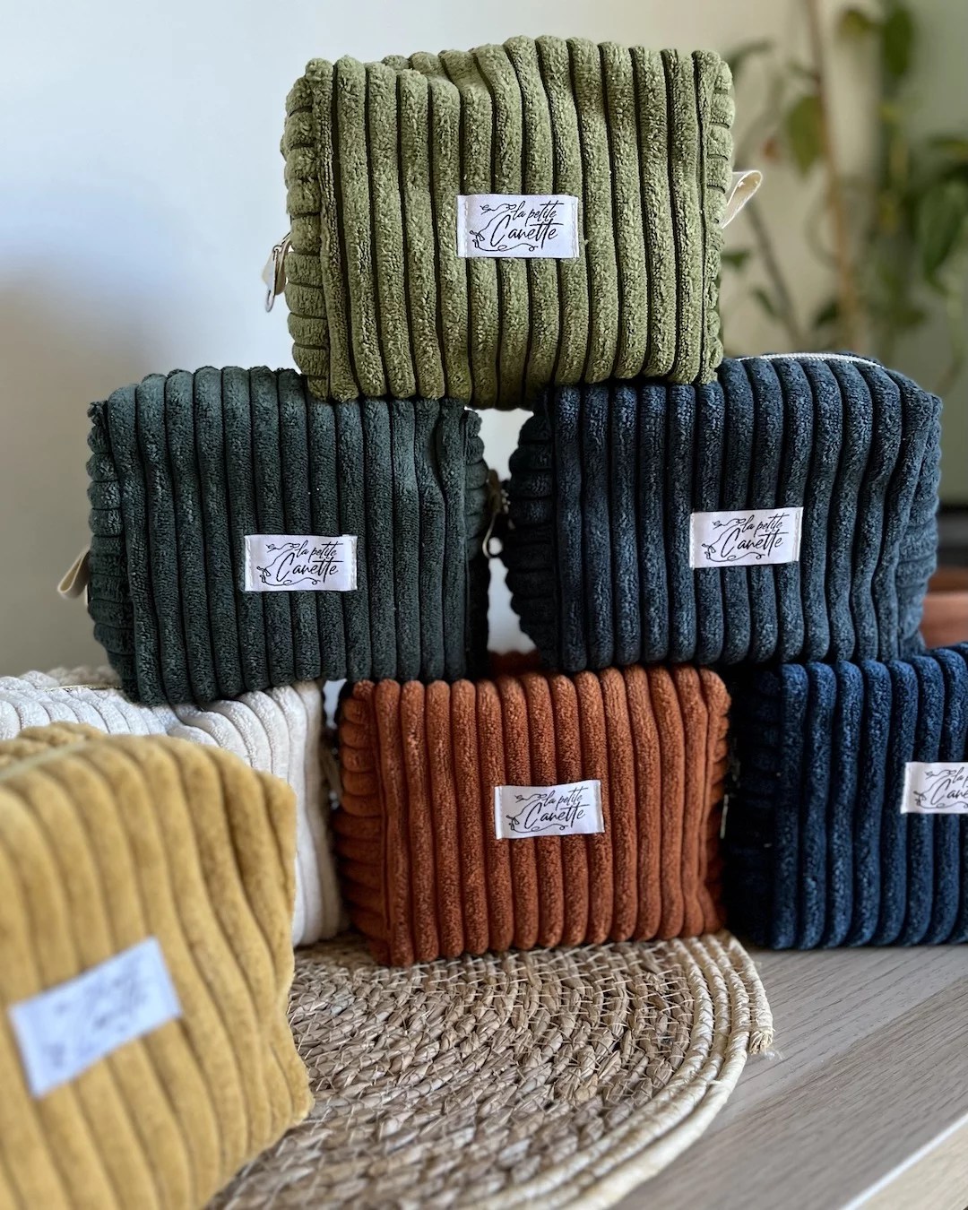 sac, banane, pochette, trousse, accessoires, velours côtelé, fait main, créatrice, made in france, idée cadeau, fabrication locale, boutique de créateurs, boutique nantaise, kapsule éphémère