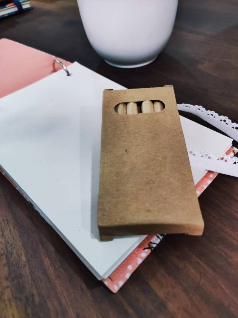 album photo, carnet, papier, papeterie, upcycling, cartonnage, idée cadeau, cadeau de noel, créatrice, fait main, modèle unique, made in france, fabrication locale