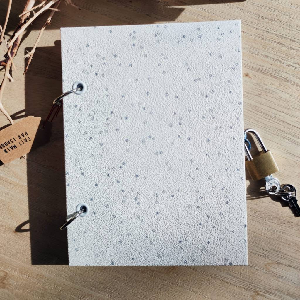 album photo, carnet, papier, papeterie, upcycling, cartonnage, idée cadeau, cadeau de noel, créatrice, fait main, modèle unique, made in france, fabrication locale