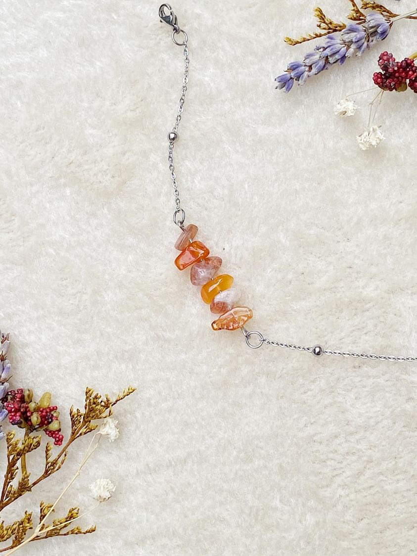 bracelet, bijoux, collier, boucles d'oreilles, chaine de main, bodychain, pierres naturelles, lithothérapie, fait main, idée cadeau, créatrice française, made in france, boutique de créateurs, boutique nantaise, nantes, kapsule ephémère
