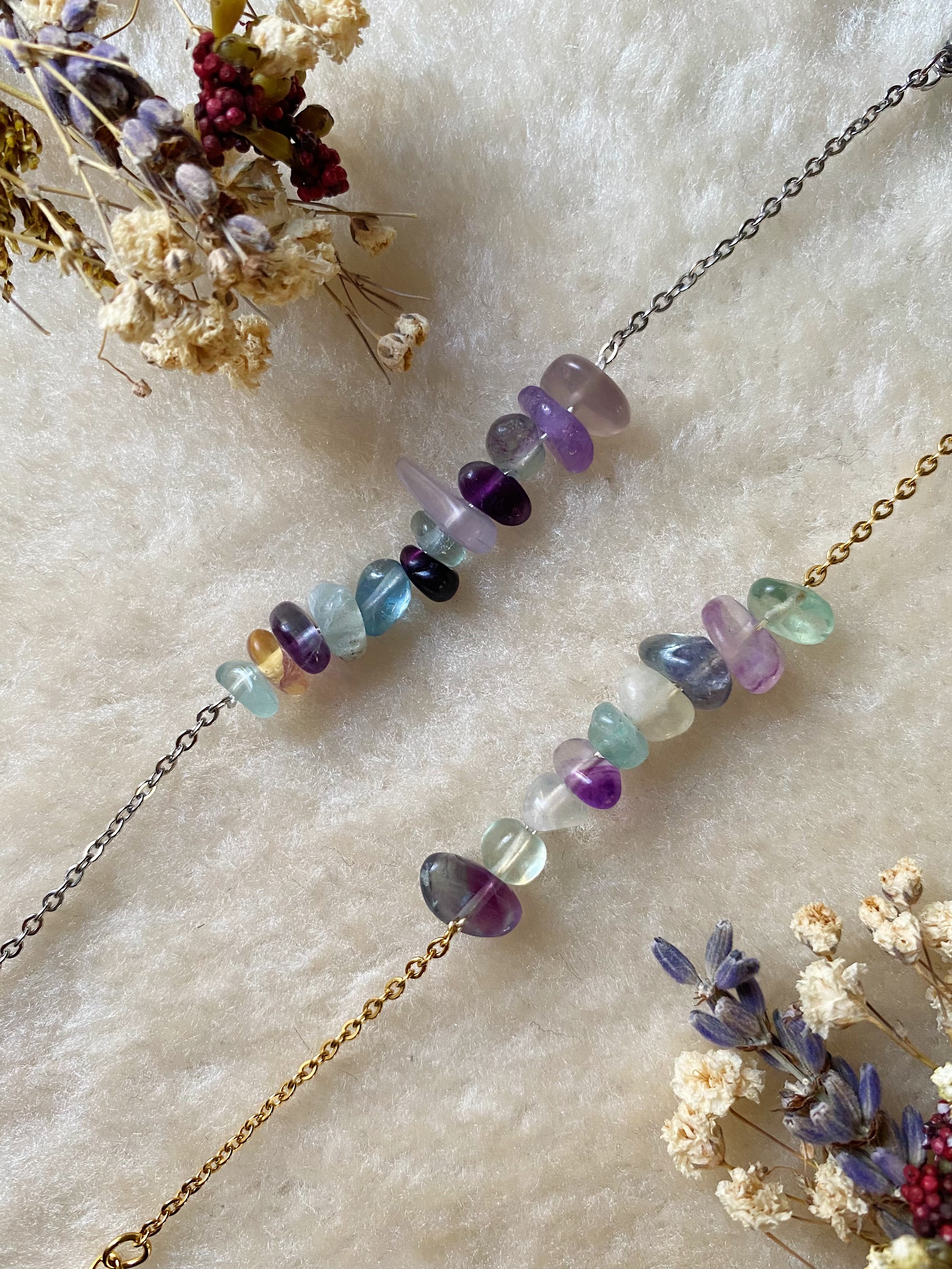 bracelet, bijoux, collier, boucles d'oreilles, chaine de main, bodychain, pierres naturelles, lithothérapie, fait main, idée cadeau, créatrice française, made in france, boutique de créateurs, boutique nantaise, nantes, kapsule ephémère