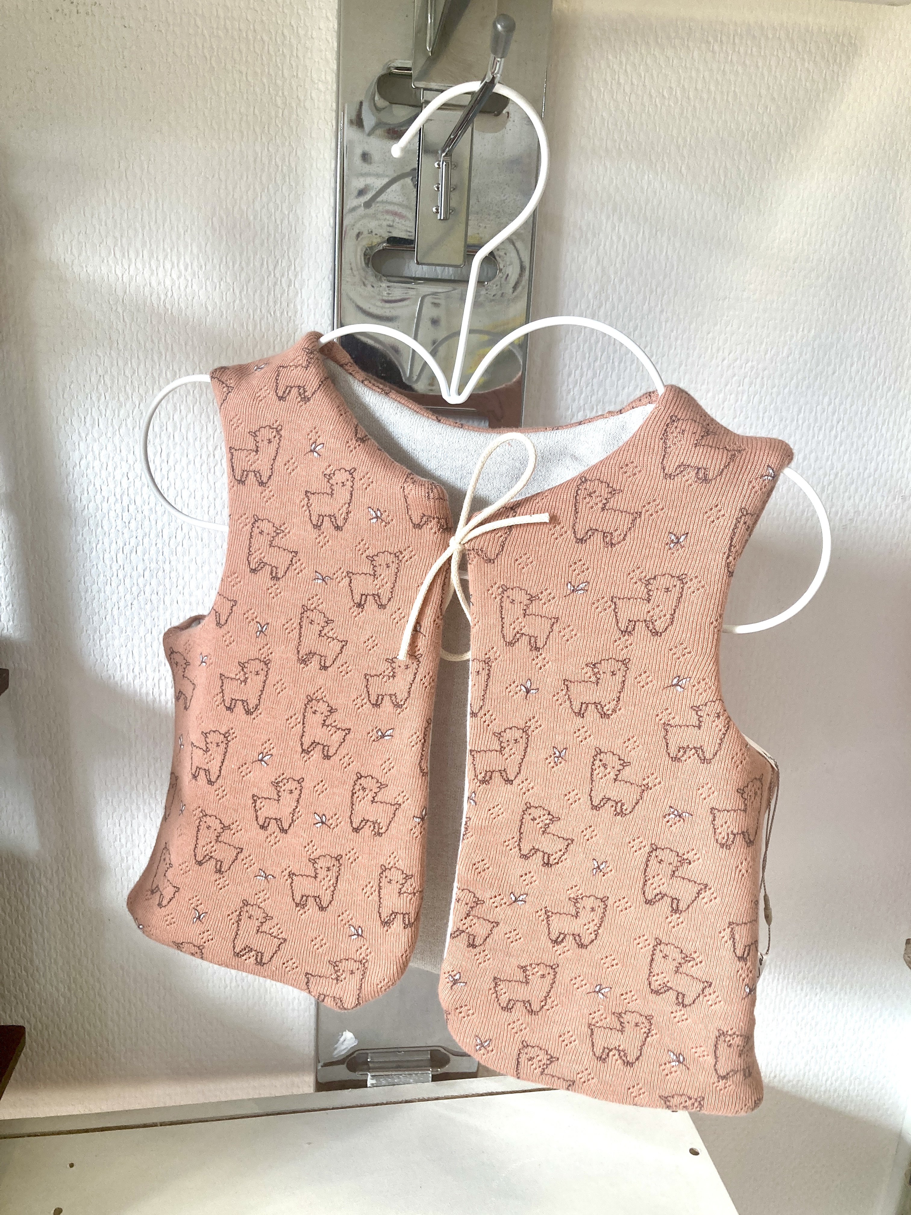 sarouel évolutif, vêtement enfant, idée cadeau, cadeau de naissance, fait main, modèle unique, bavoirs, création française, made in france, boutique de créateurs, boutique nantaise, kapsule éphémère