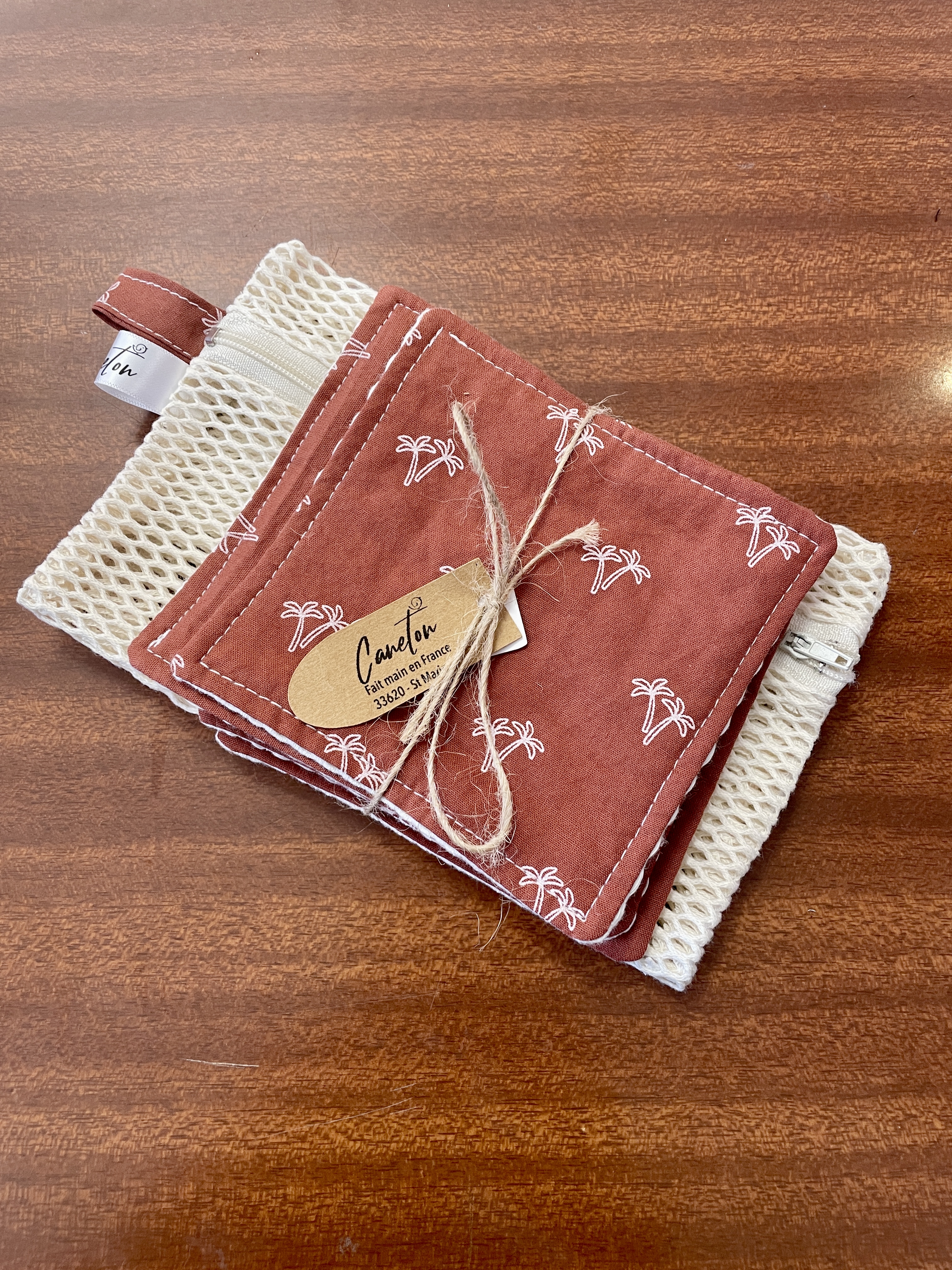 sarouel évolutif, vêtement enfant, idée cadeau, cadeau de naissance, fait main, modèle unique, bavoirs, création française, made in france, boutique de créateurs, boutique nantaise, kapsule éphémère