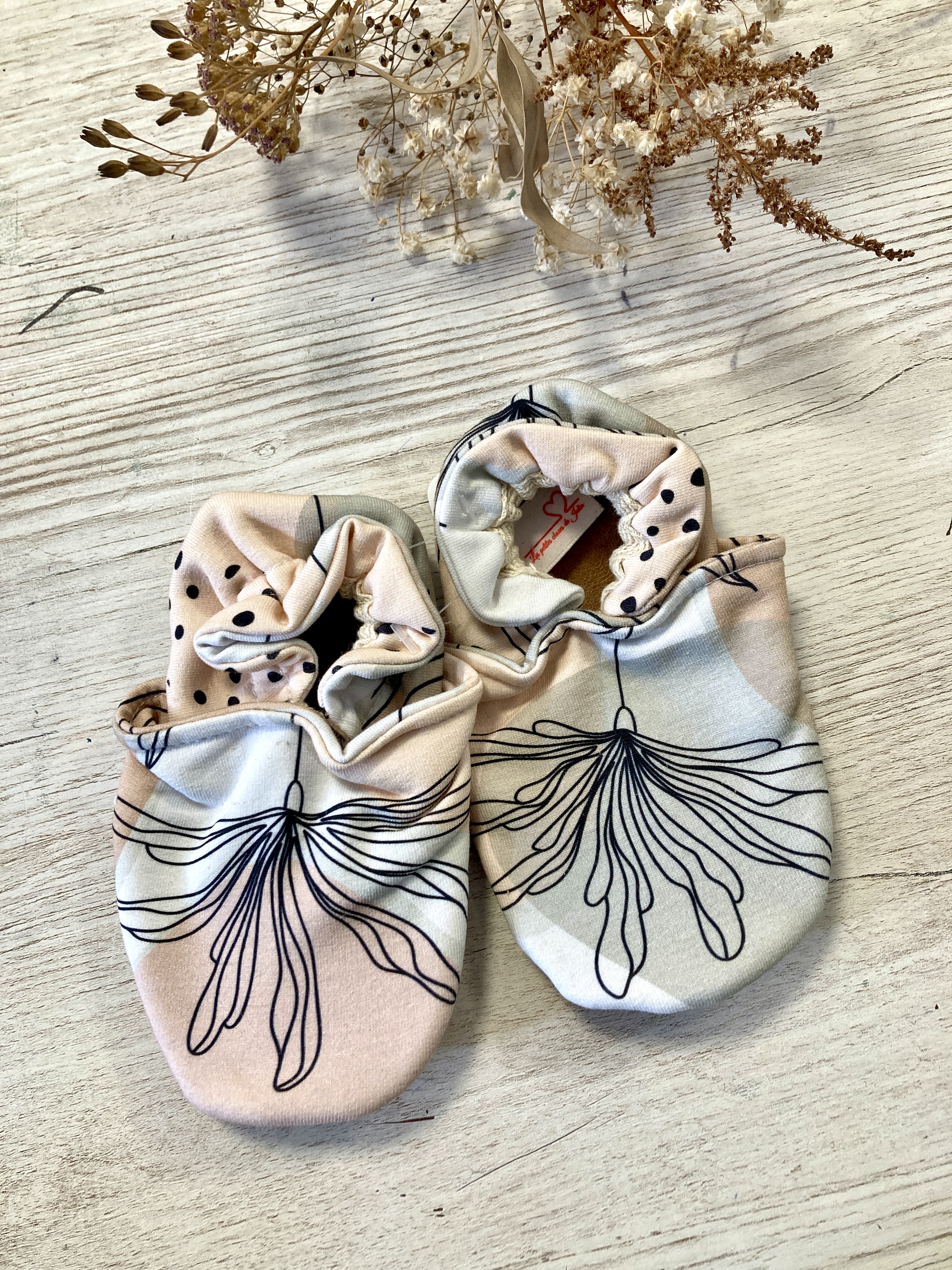 chaussons, vêtement enfant, bébé, créatrice, fait main, made in france, fabrication locale, idée cadeau, cadeau de naissance, boutique de créateurs, kapsule éphémère