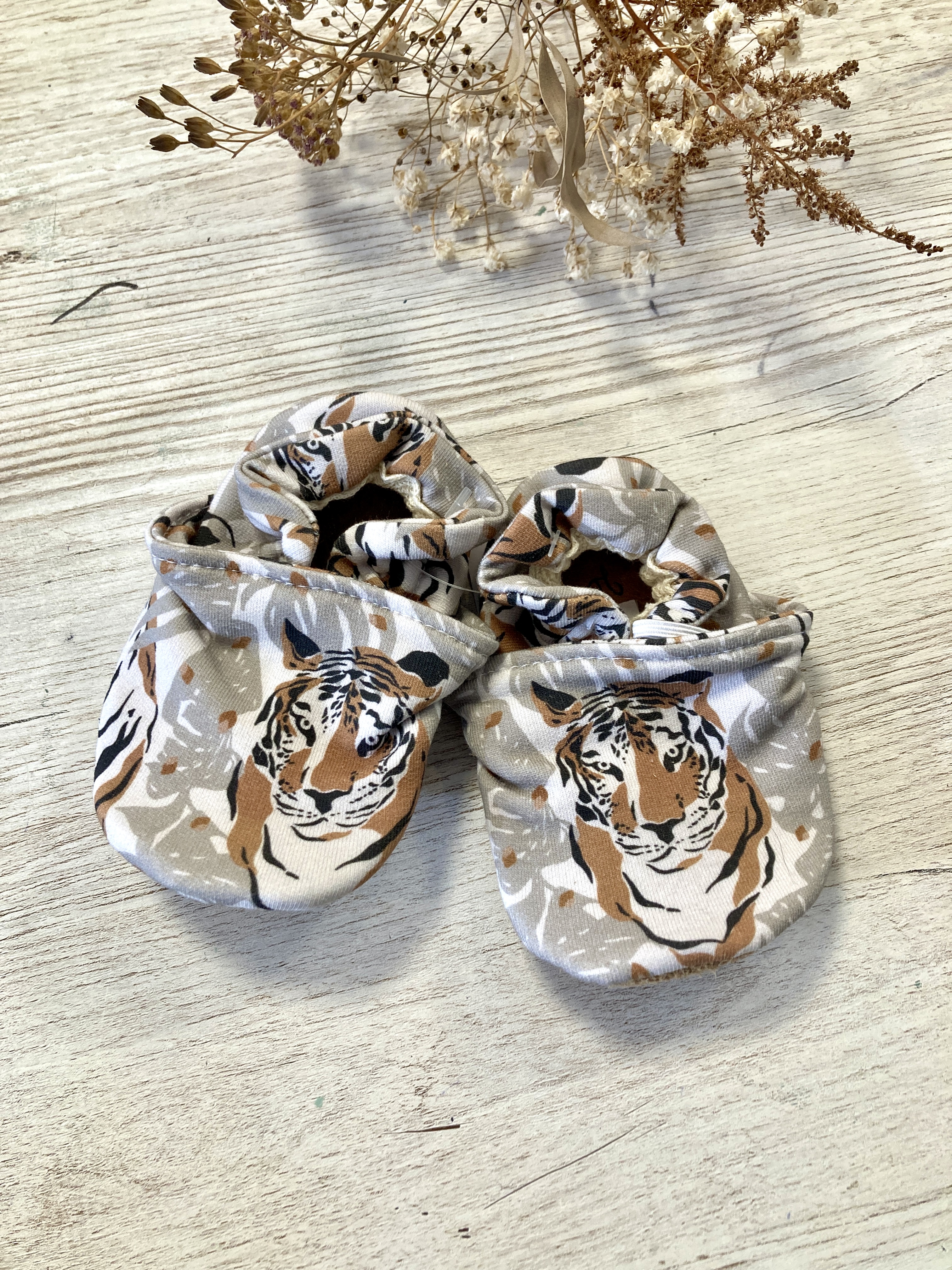 chaussons, vêtement enfant, bébé, créatrice, fait main, made in france, fabrication locale, idée cadeau, cadeau de naissance, boutique de créateurs, kapsule éphémère