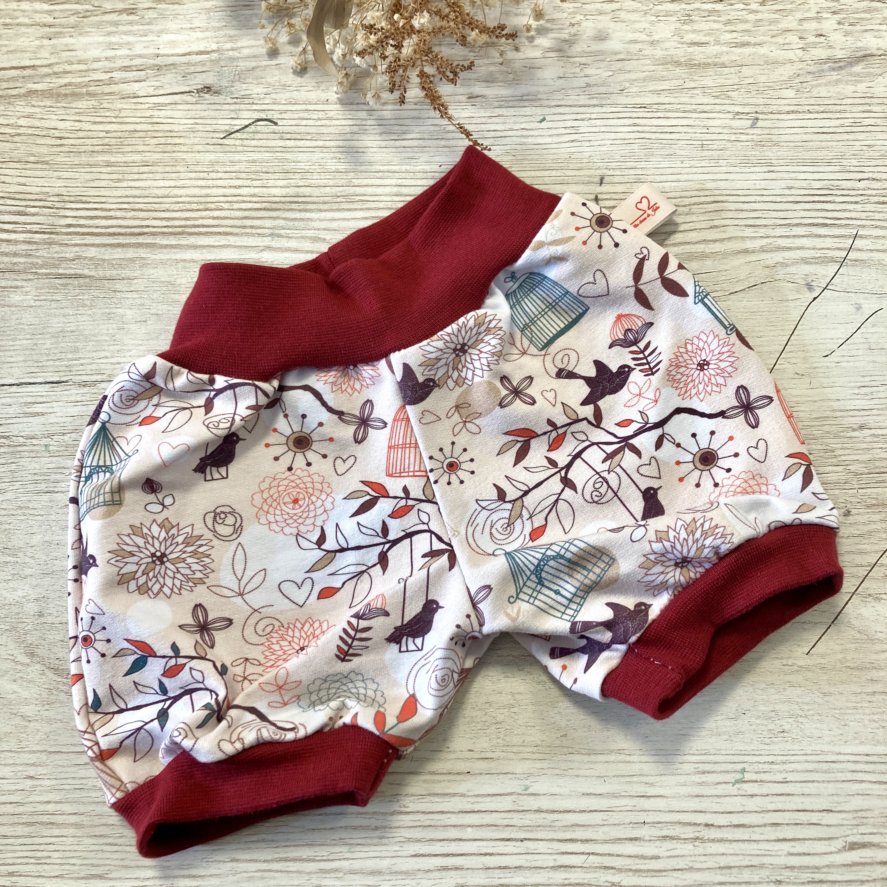 sarouel évolutif, short, vêtement enfant, bébé, créatrice, fait main, made in france, fabrication locale, idée cadeau, cadeau de naissance, boutique de créateurs, kapsule éphémère