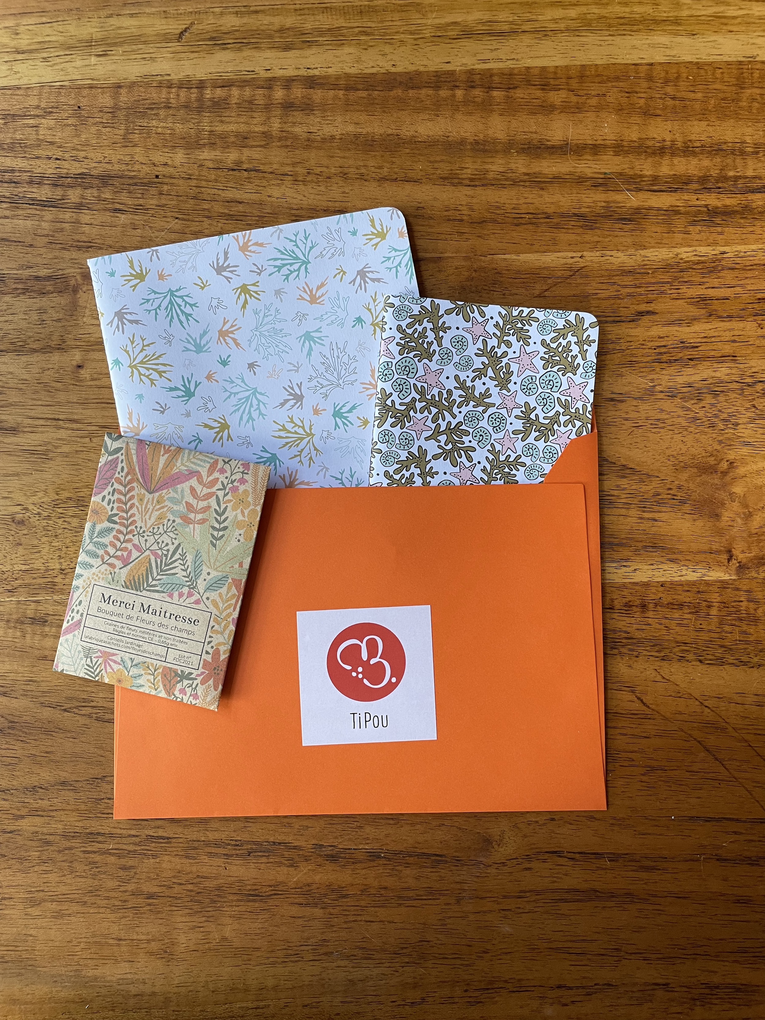 carnet, papeterie, fait main, créatrice, made in france, fabrication locale, coffret cadeau, cadeau maîtresse, année scolaire, idée cadeau, boutique de créateurs, kapsule éphémère