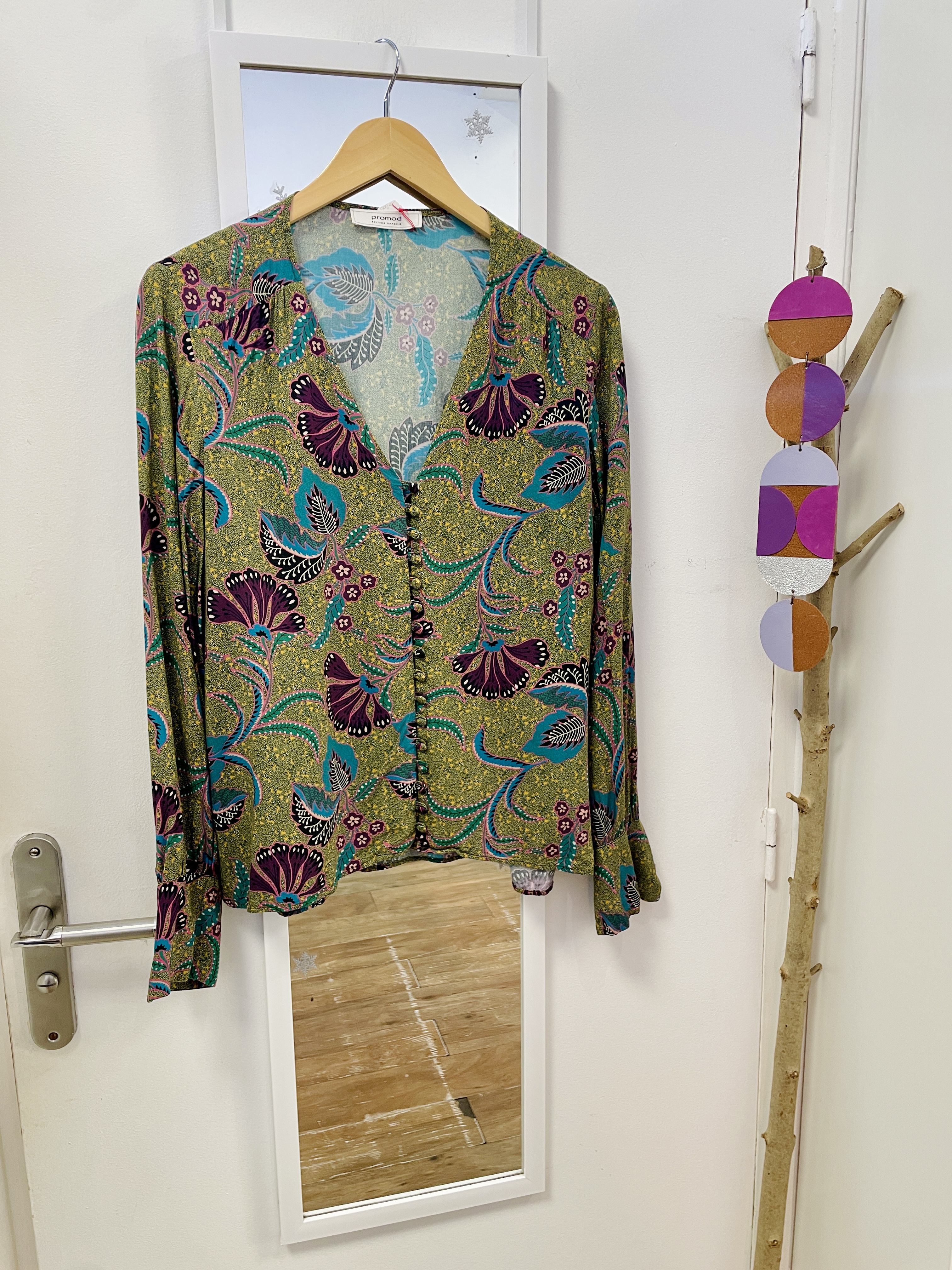 blouse, chemise, marque française, vêtement, prêt à porter, seconde main, friperie, vêtement d'occasion, grande taille, kapsule éphémère, promod