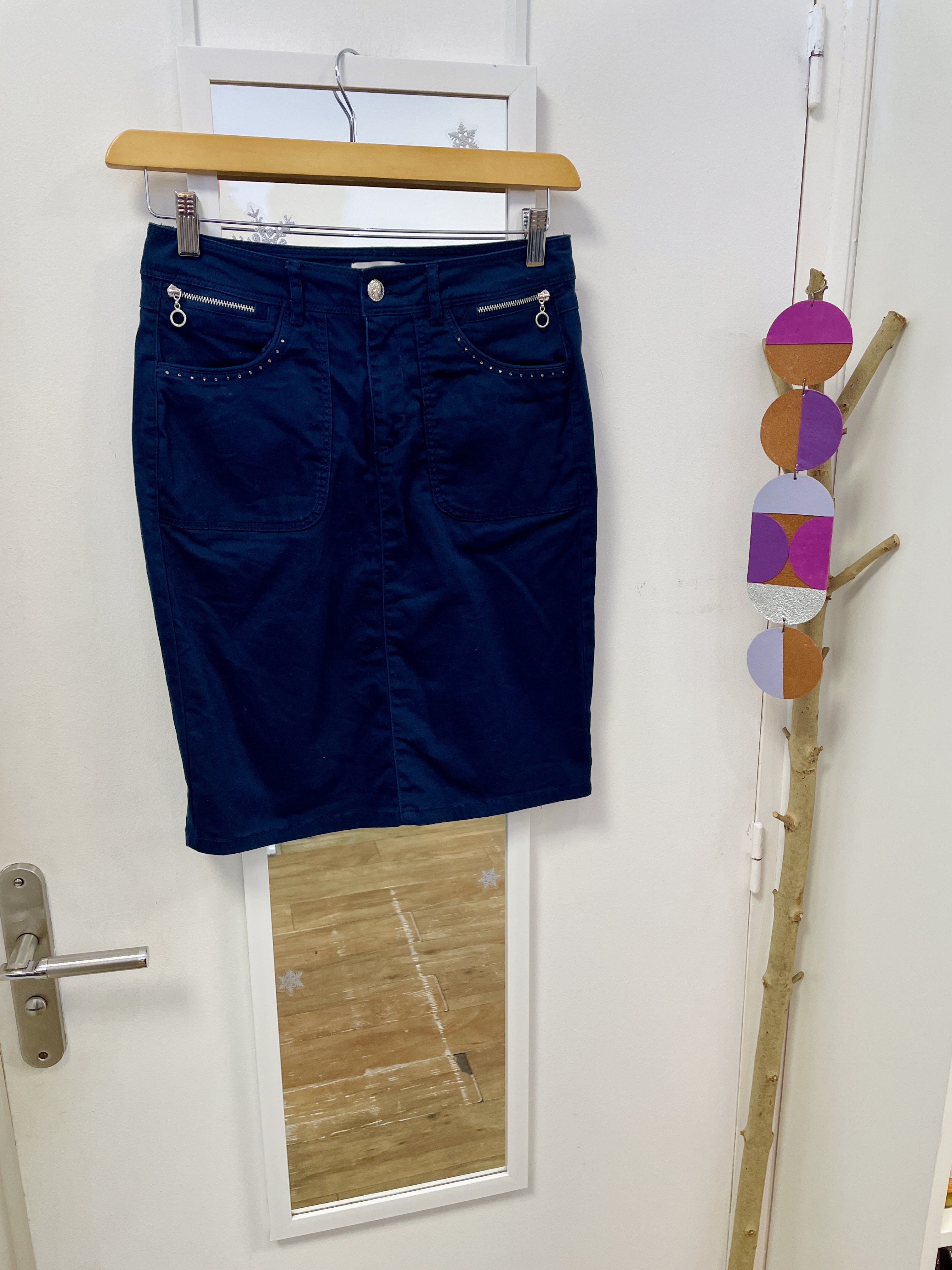 jupe, vêtement d'occasion, friperie, seconde main, mode durable, éthique, kapsule éphémère, armand thiery