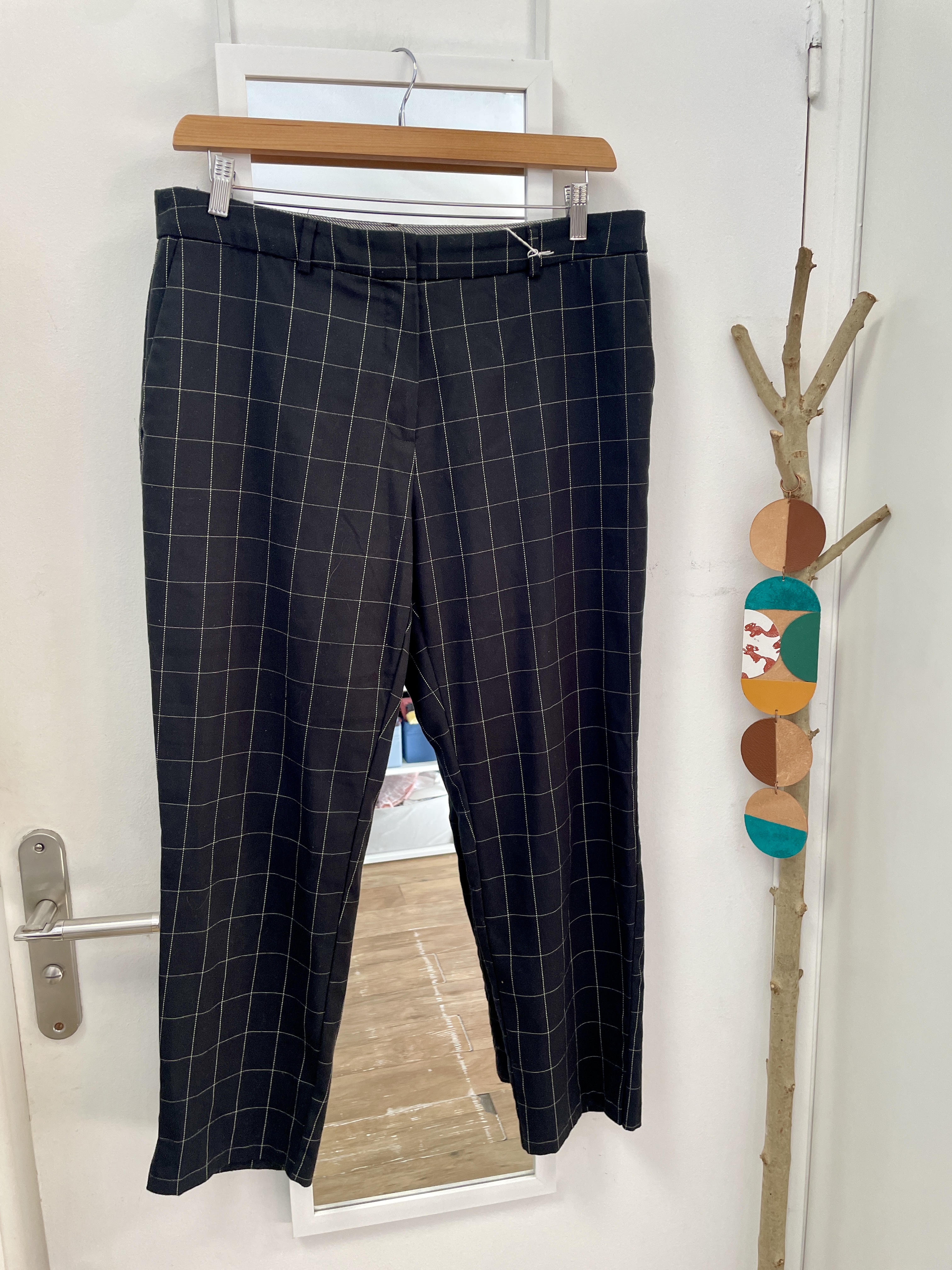 pantalon, friperie, seconde main, vêtements, prêt à porter, mode, marque française, grande taille, jean large,