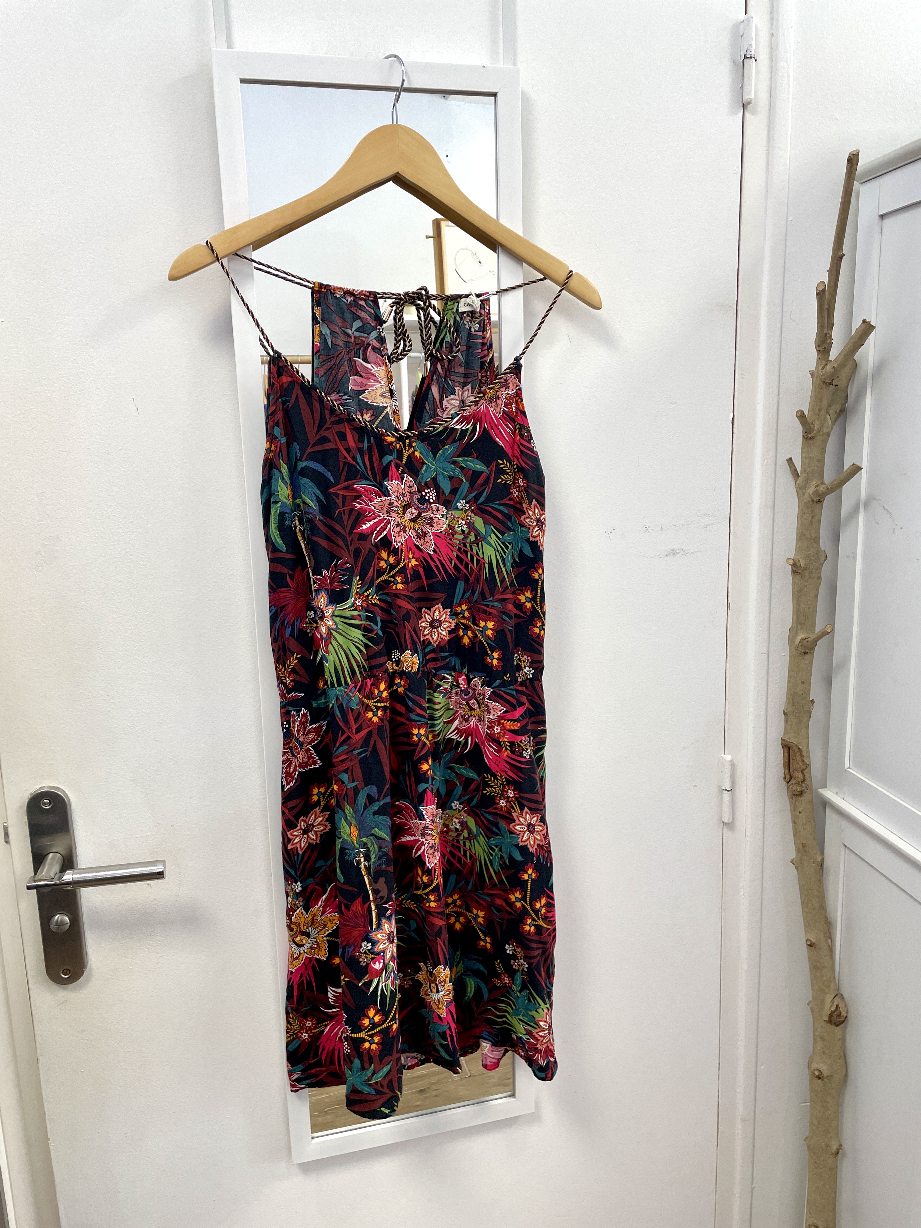 robe, friperie, seconde main, vêtement d'occasion, mode durable, prêt à porter, éthique, boutique, nantes, kapsule éphémère, cache cache