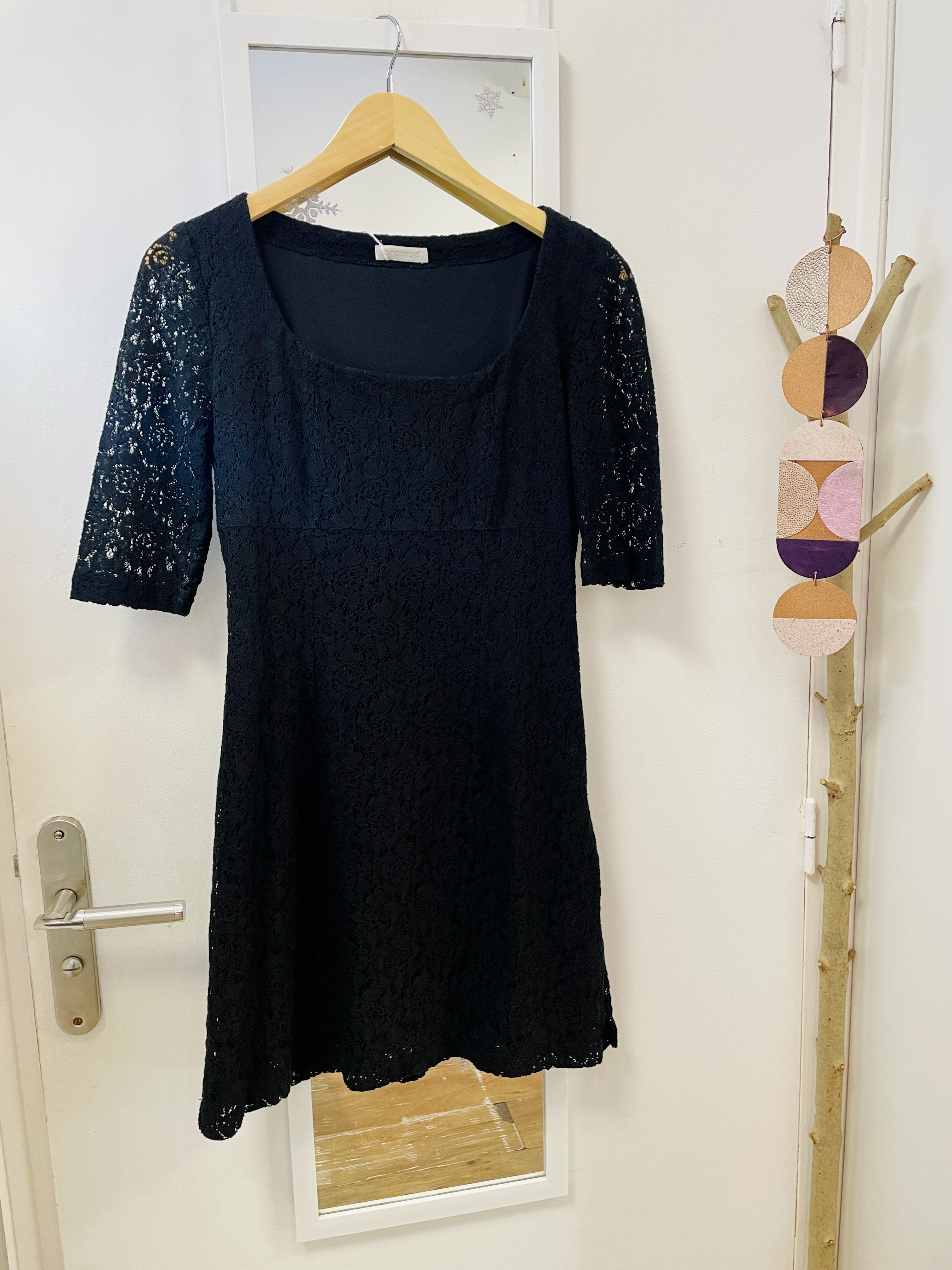 robe, seconde main, friperie, vêtements, prêt à porter, mode, kapsule éphémère, promod, petite robe noire