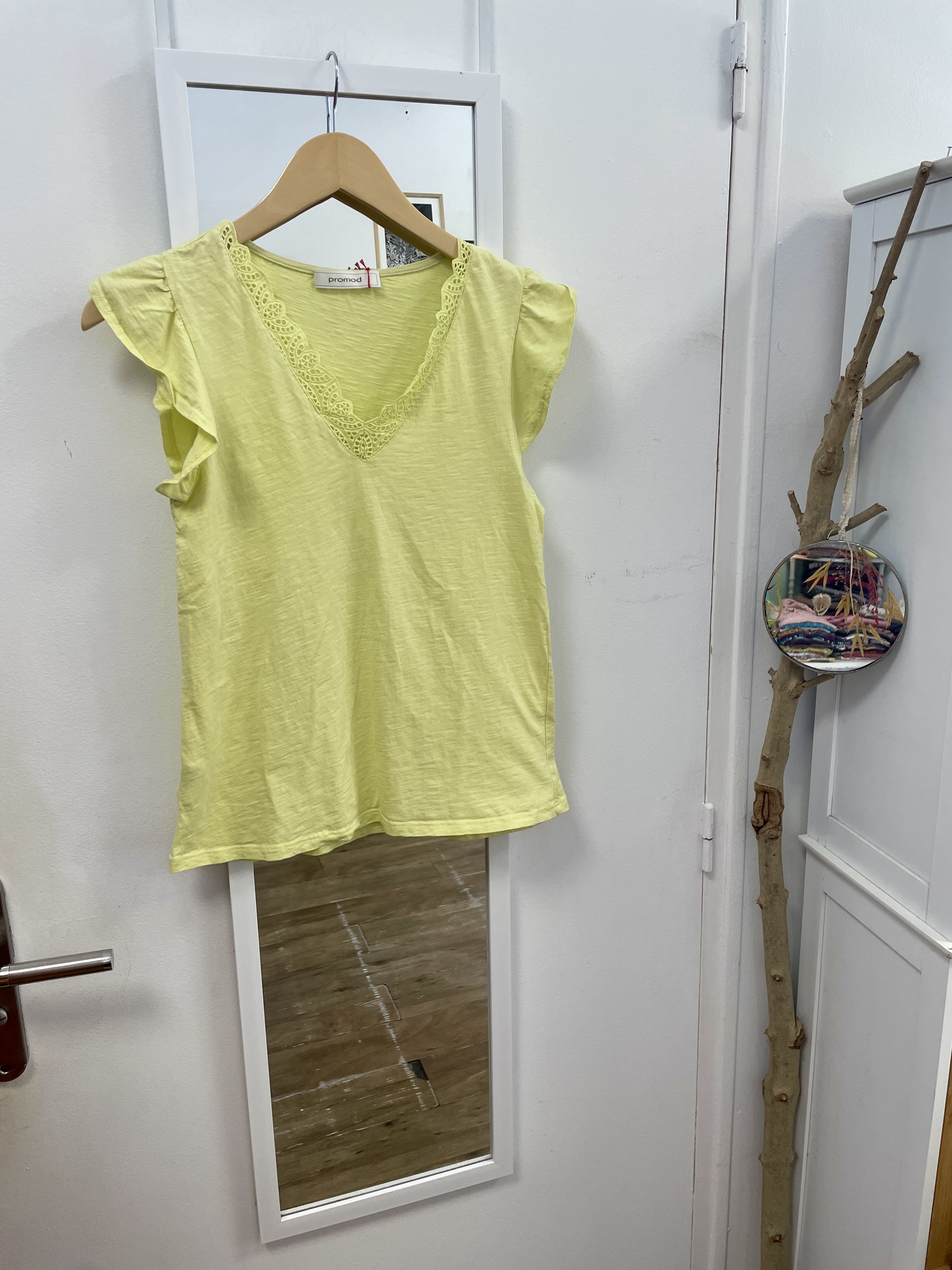 top, tee-shirt, débardeur, haut, prêt à porter, mode, vêtements, friperie, seconde main, promod