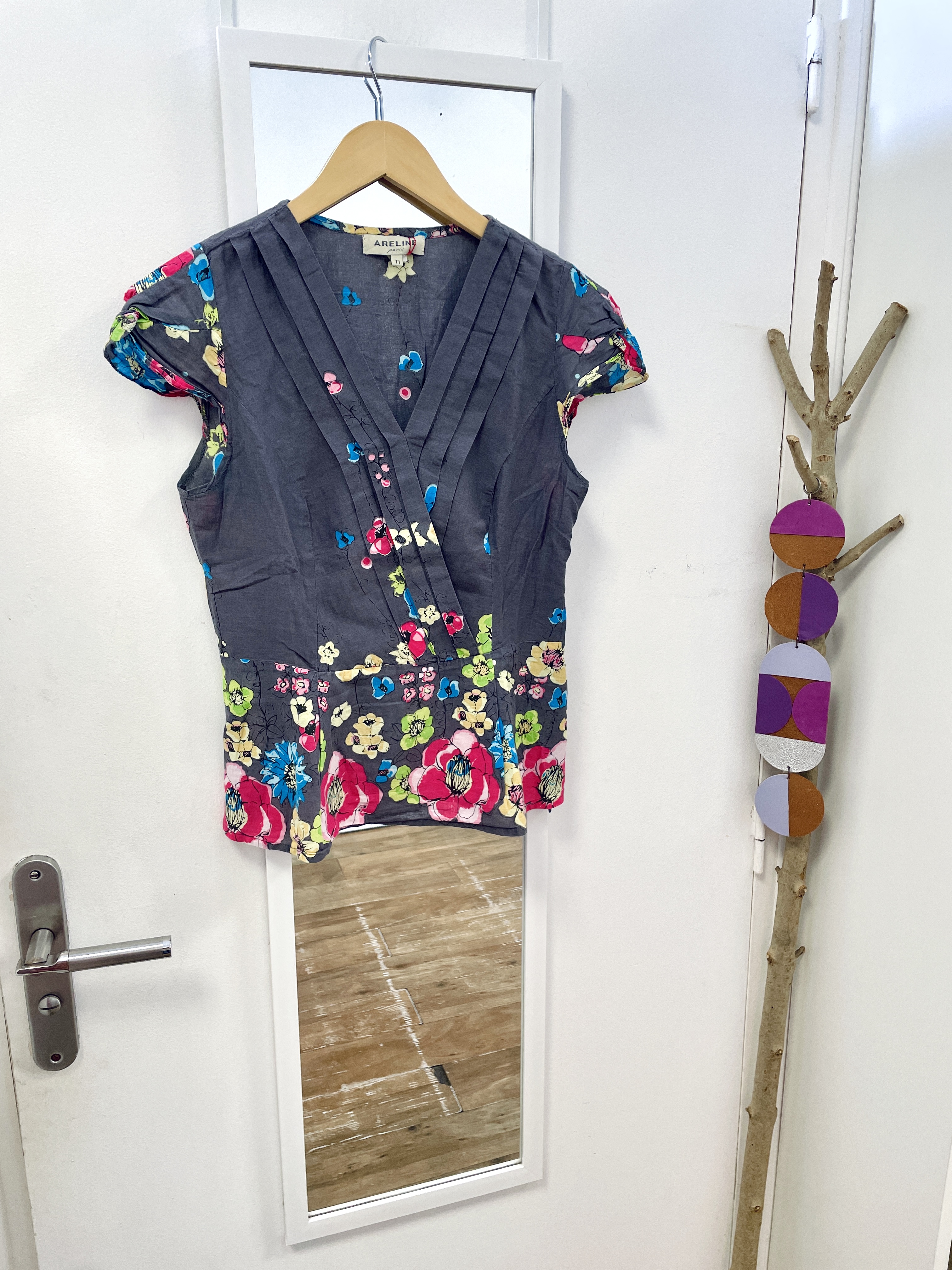 top, tee-shirt, débardeur, haut, prêt à porter, mode, vêtements, friperie, seconde main, areline