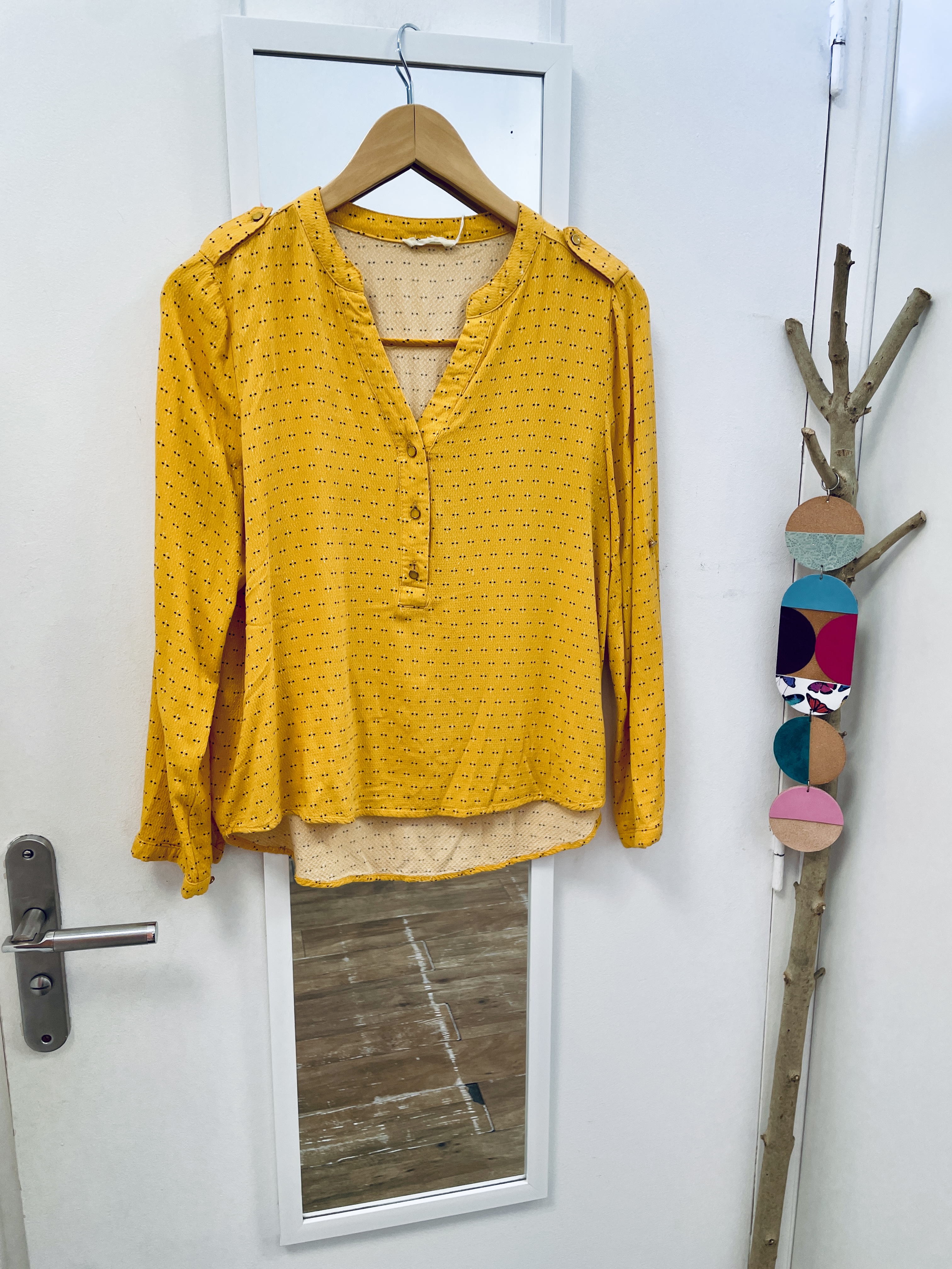 blouse, chemise, marque française, vêtement, prêt à porter, seconde main, friperie, kapsule éphémère, y2k, cache cache