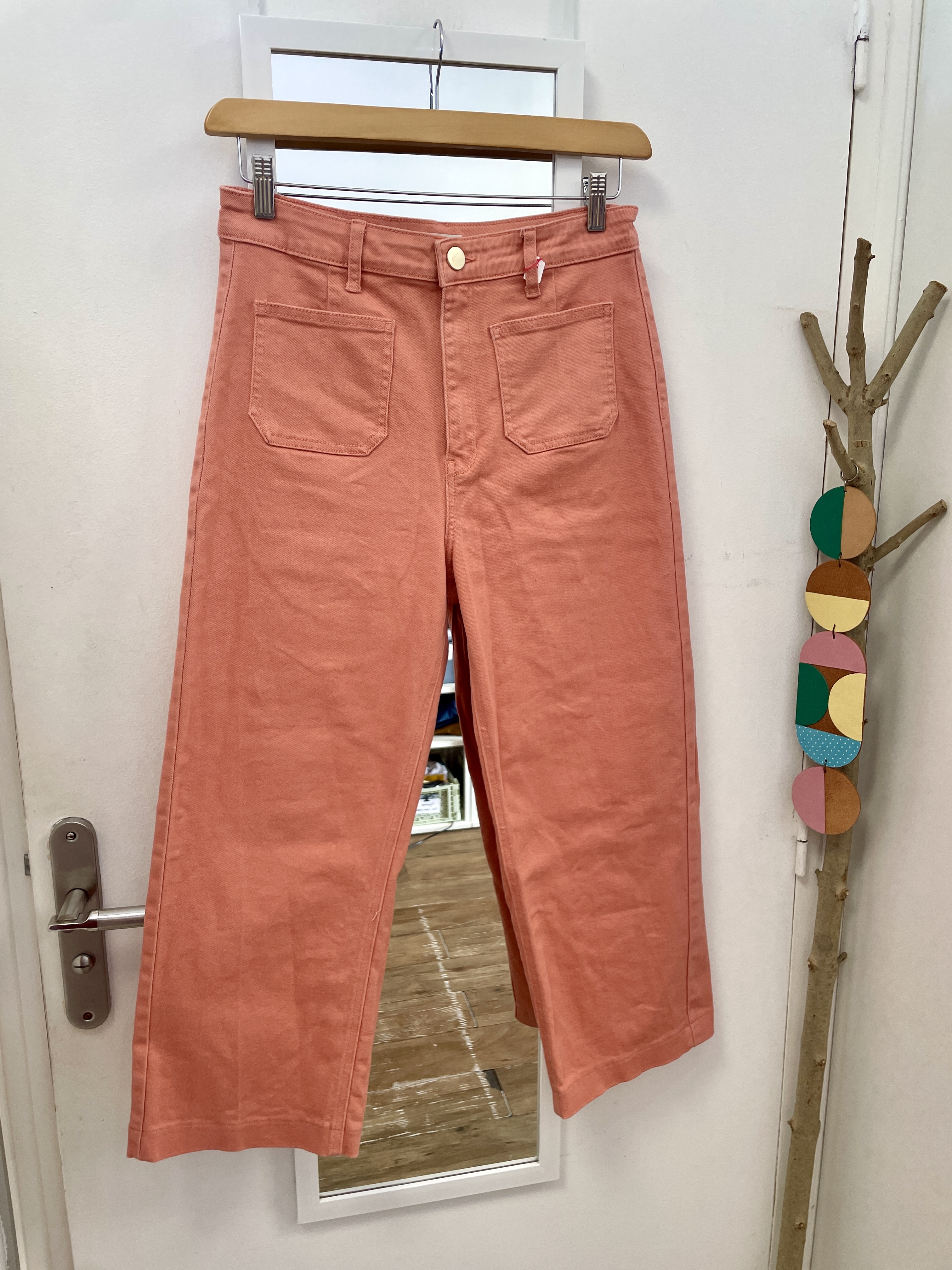 pantalon, jean, short, vêtement d'occasion, friperie, seconde main, mode, prêt à porter, marque française, boutique nantaise, kapsule éphémère,kiabi