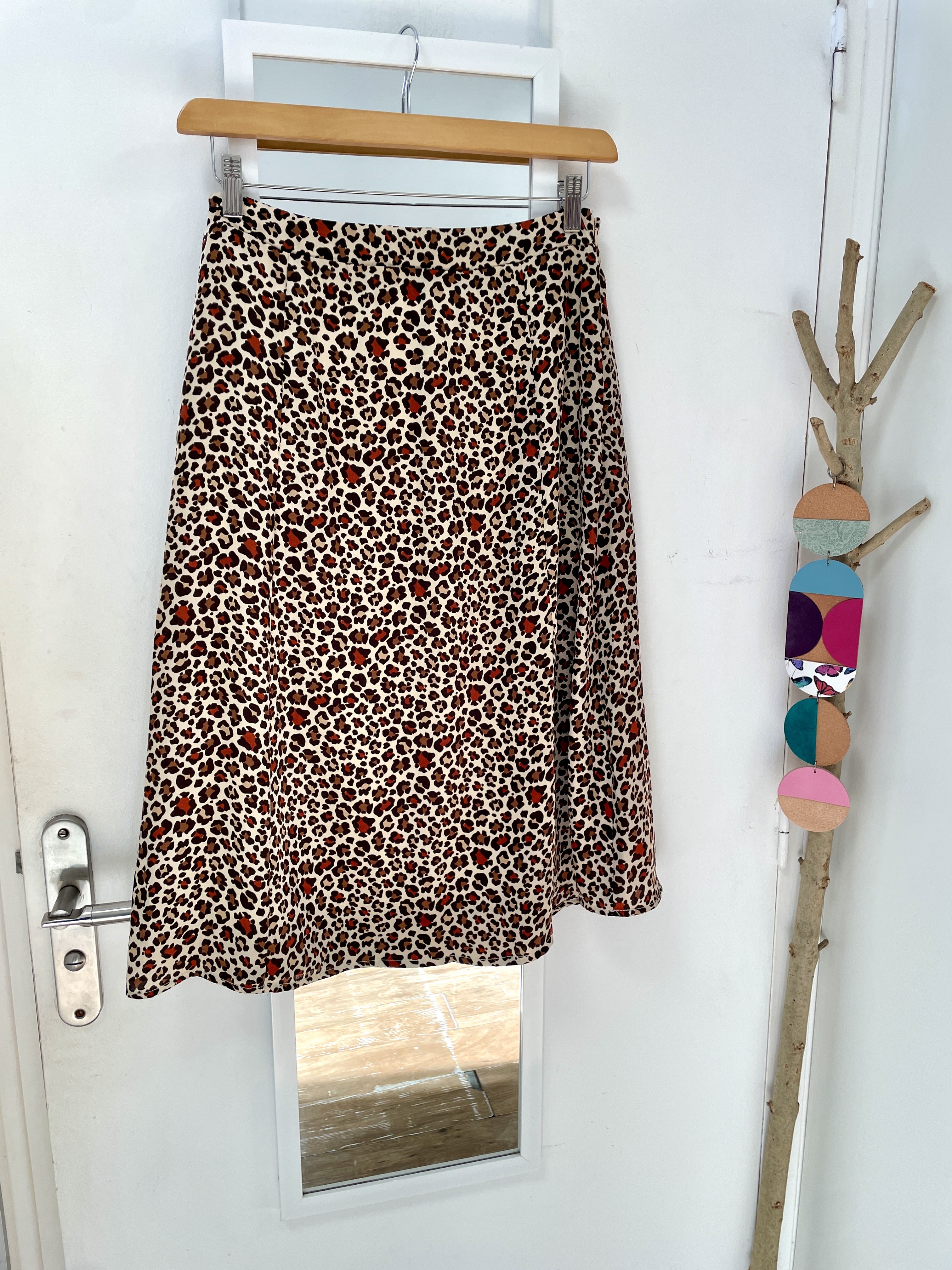 jupe, vêtement d'occasion, seconde main, friperie, mode durable, éthique, prêt à porter, kapsule éphémère, c&s model, leopard