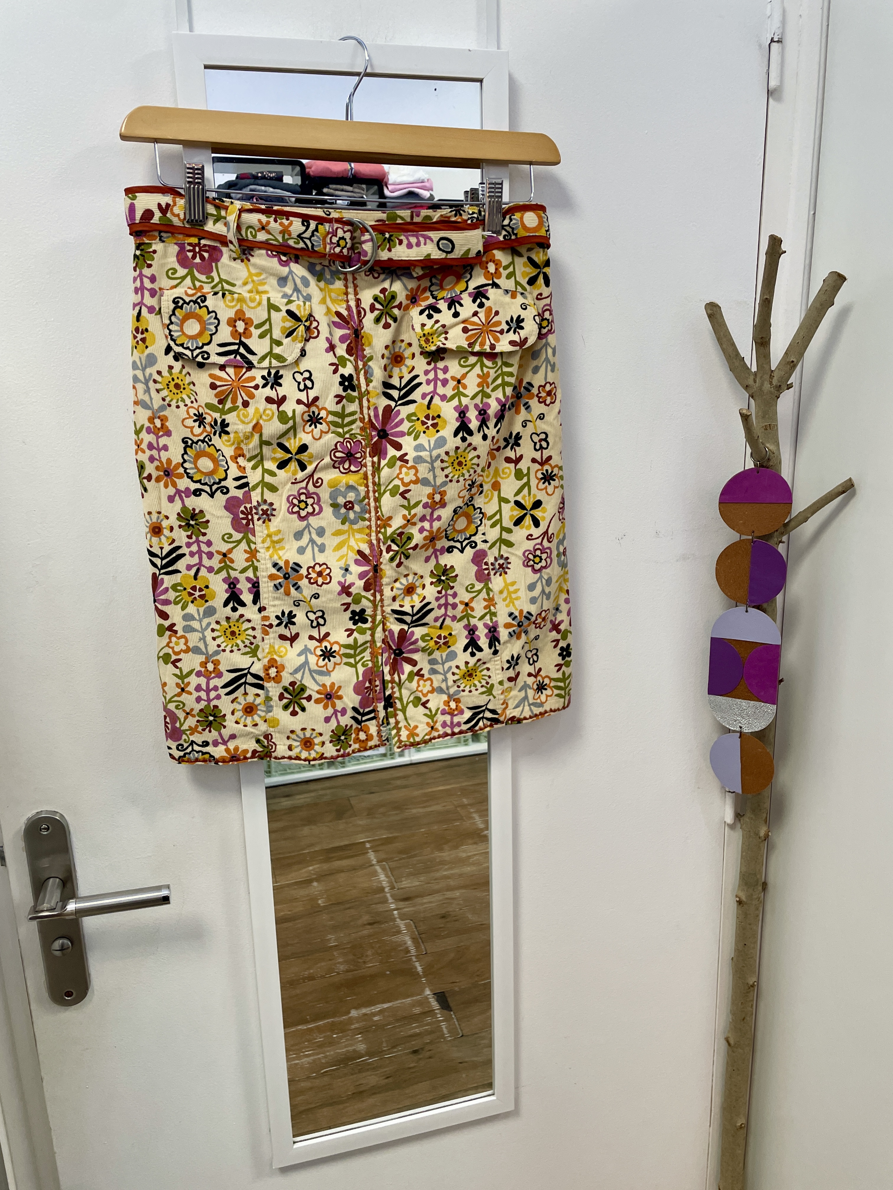 jupe, vêtement d'occasion, friperie, seconde main, mode durable, éthique, kapsule éphémère, tonala, velours