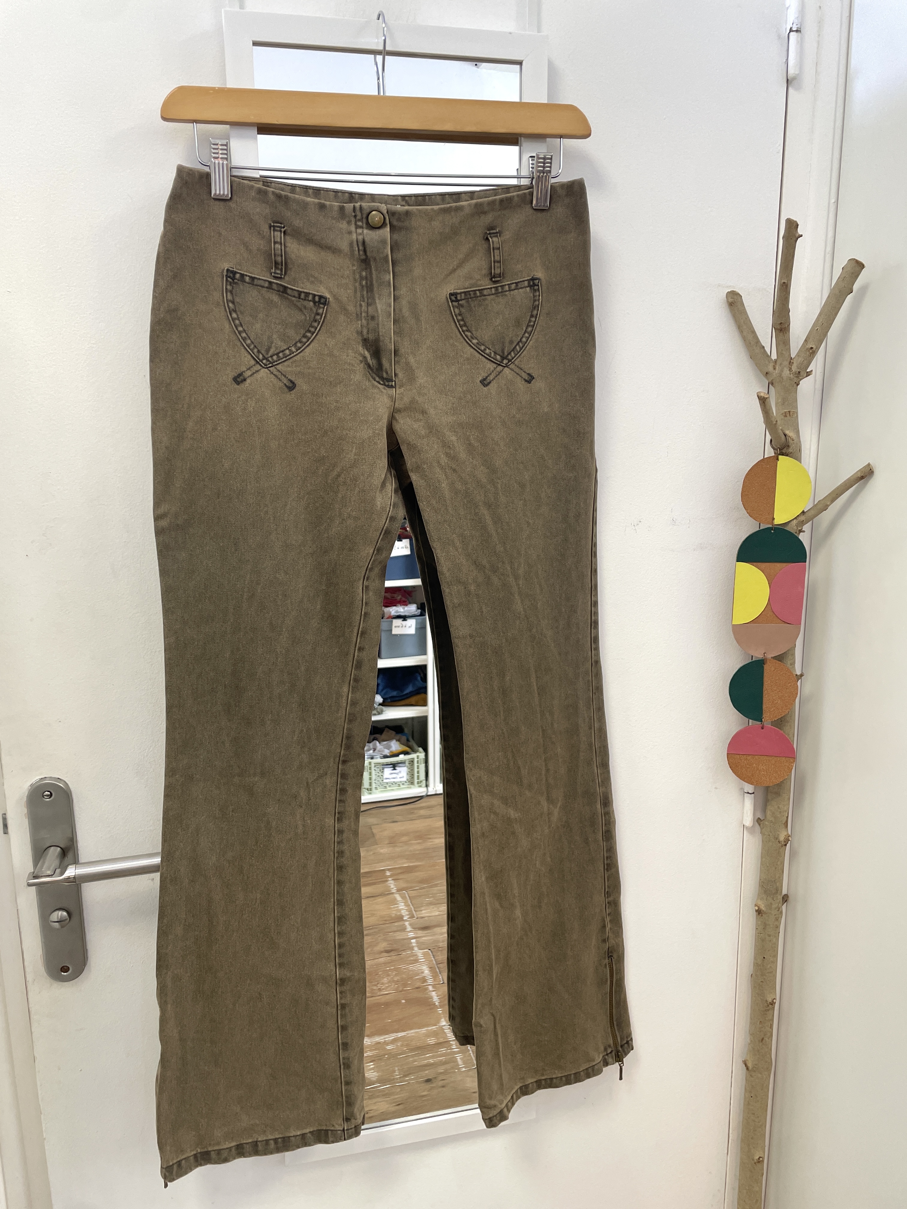 pantalon, jean, short, vêtement d'occasion, friperie, seconde main, mode, prêt à porter, marque française, boutique nantaise, kapsule éphémère, chattawak