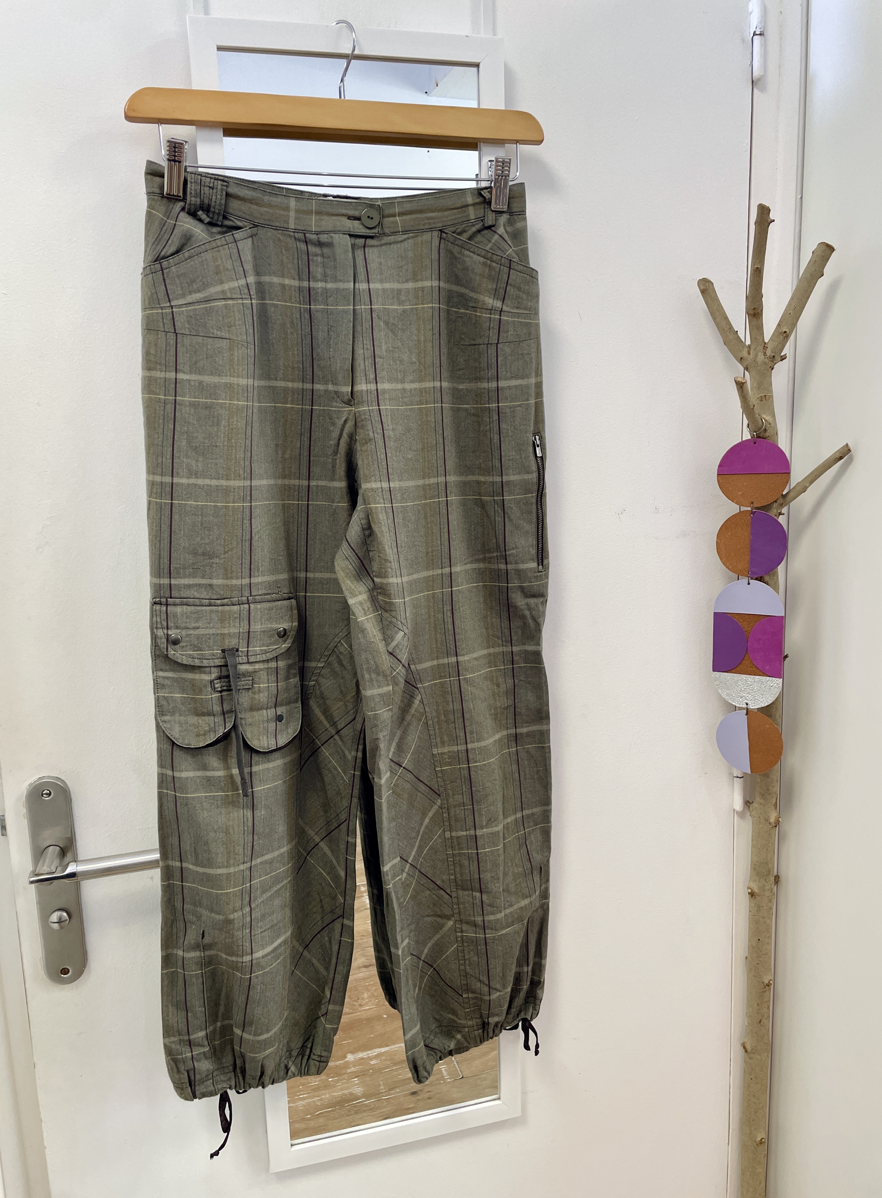 pantalon, jean, short, vêtement d'occasion, friperie, seconde main, mode, prêt à porter, marque française, boutique nantaise, kapsule éphémère, sym, cargo