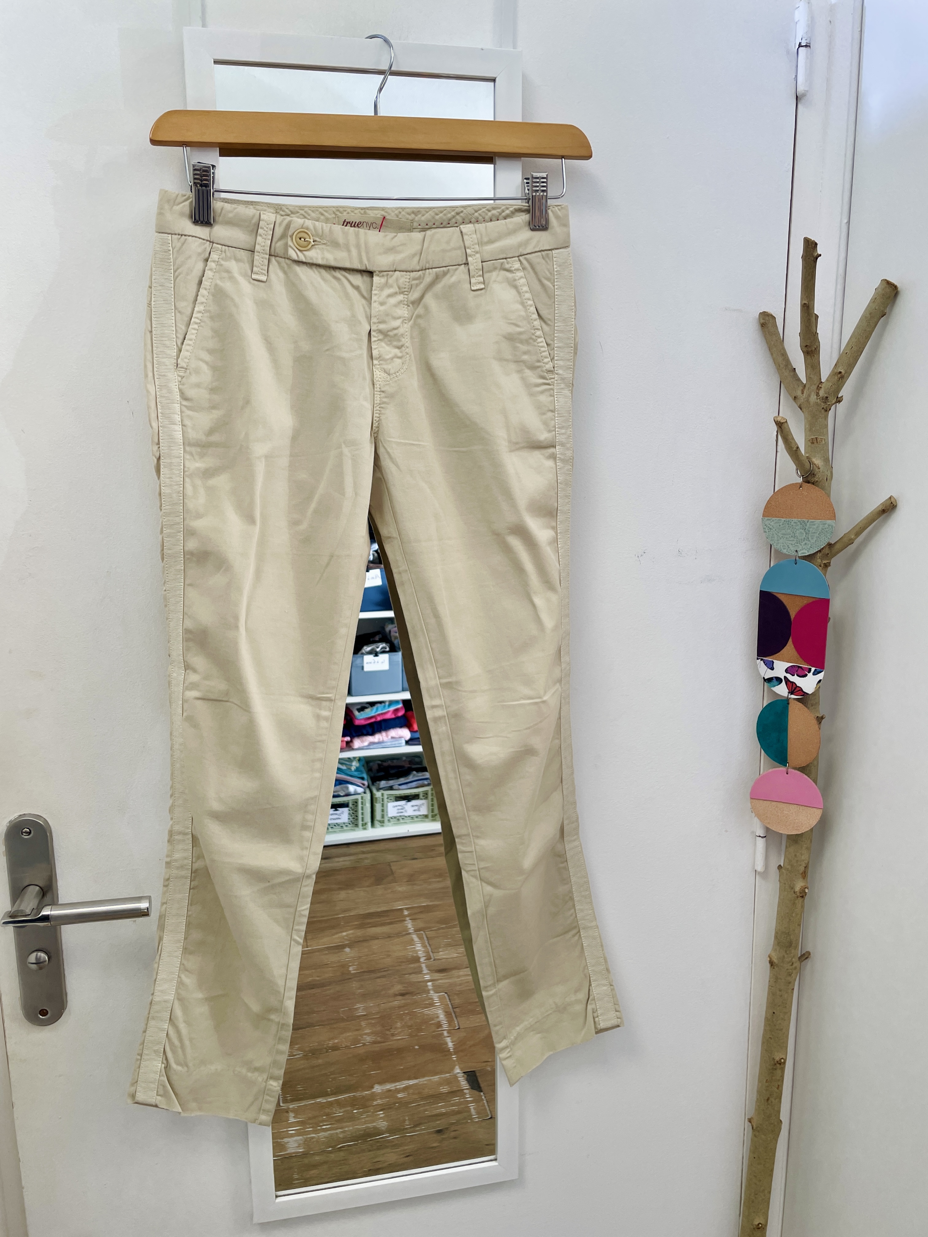 chino, pantalon, jean, seconde main, mode durable, friperie, vêtement d'occasion, boutique nantaise, kapsule éphémère, truenyc
