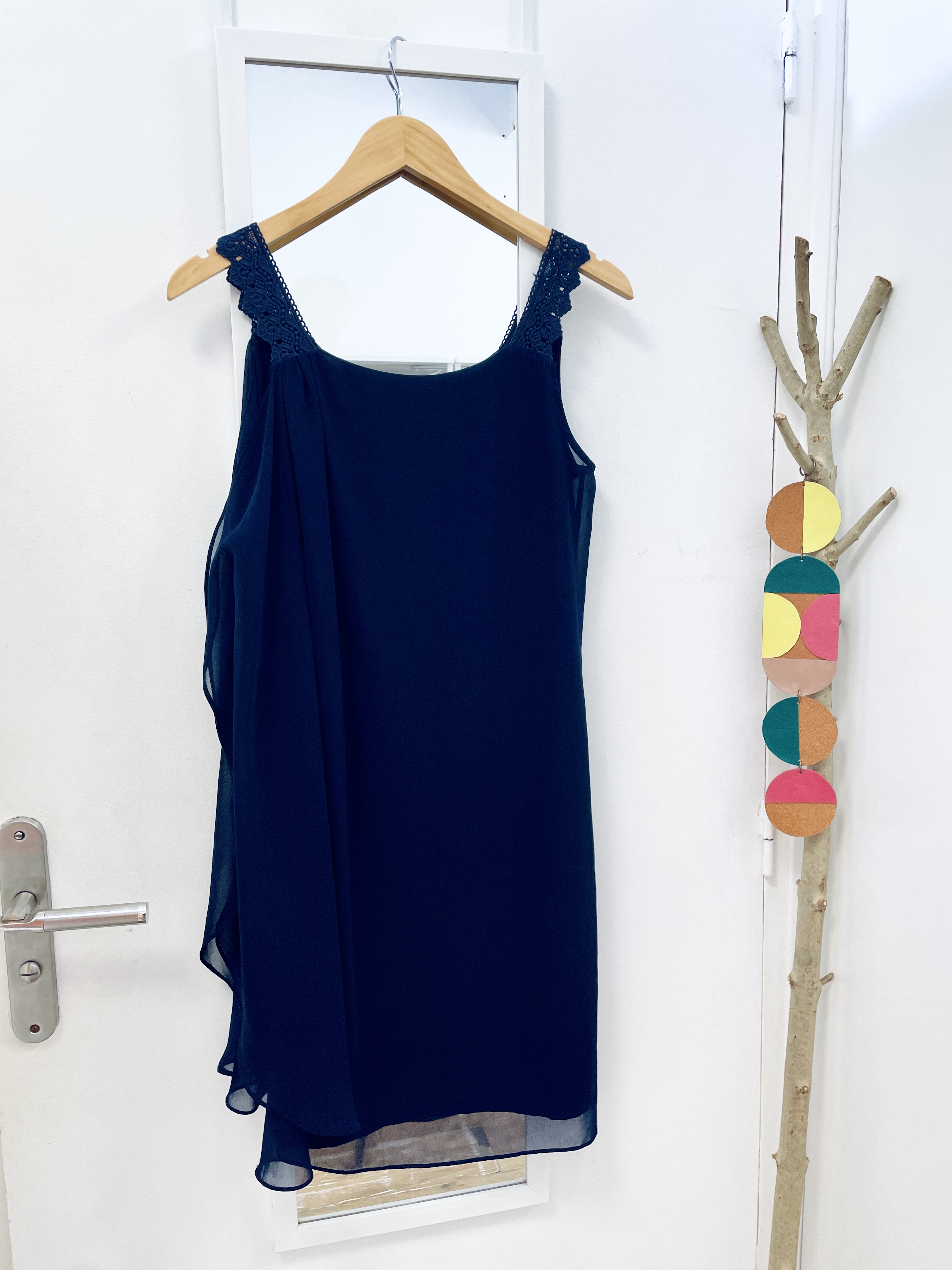 robe, seconde main, friperie, vêtements, prêt à porter, mode, kapsule éphémère, naf naf