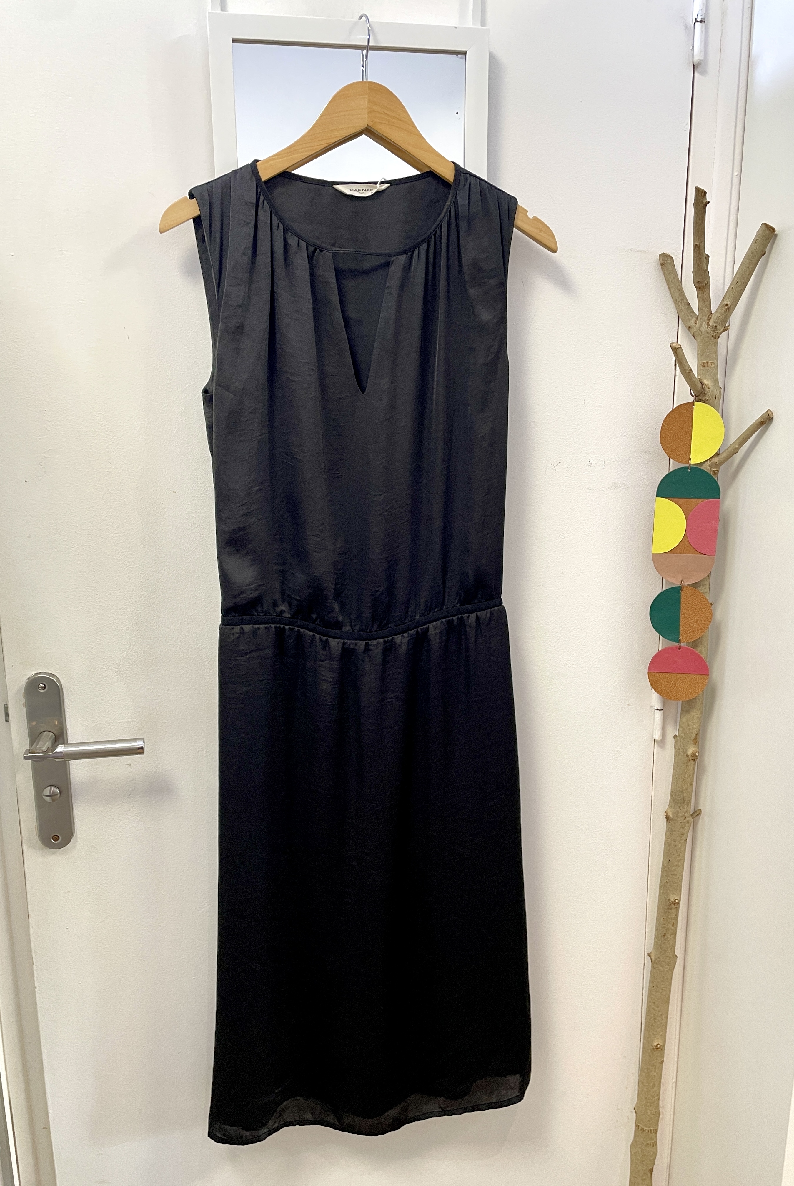 robe, friperie, seconde main, vêtement d'occasion, mode durable, prêt à porter, éthique, boutique, nantes, kapsule éphémère, naf naf