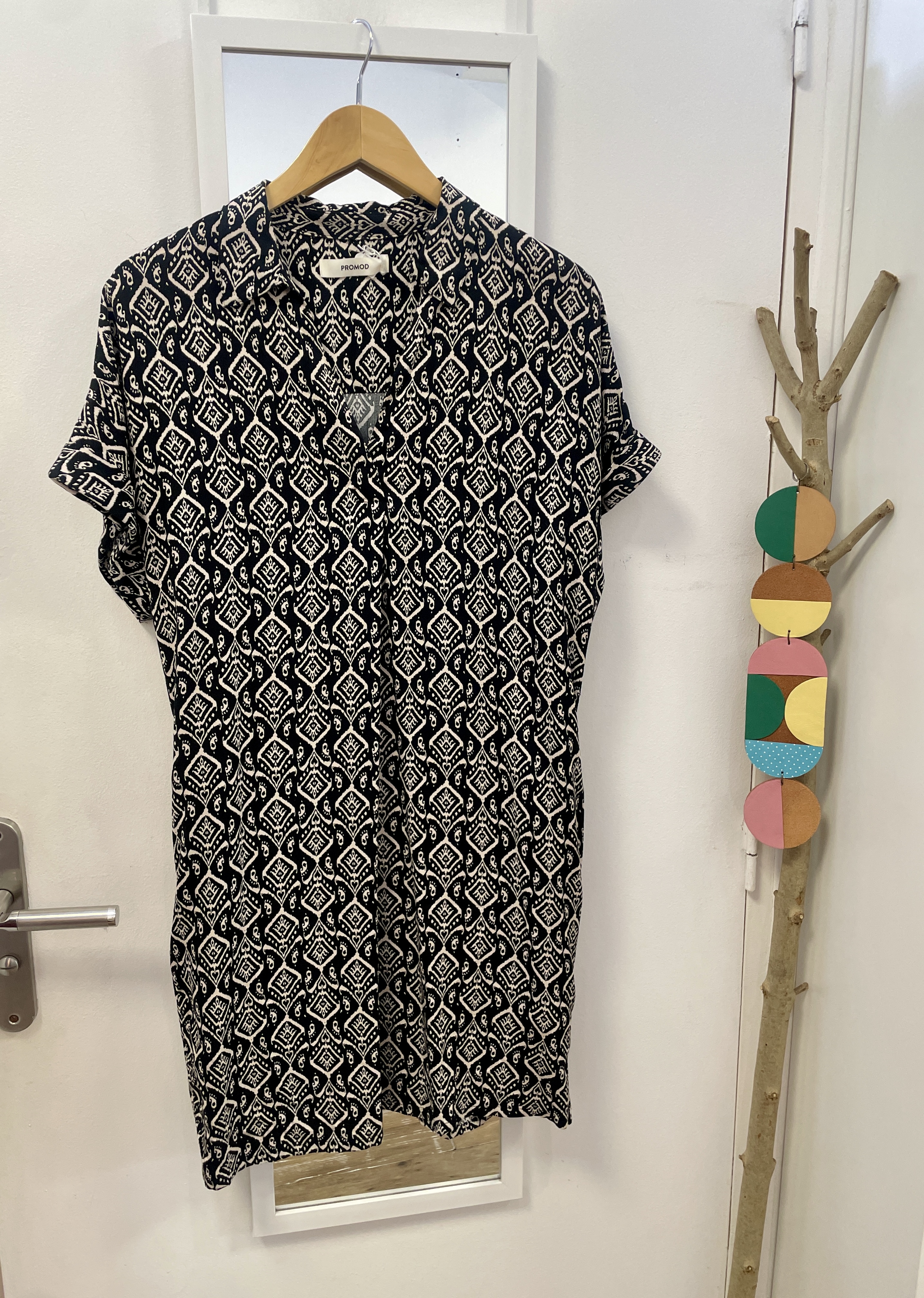 robe, seconde main, friperie, vêtements, prêt à porter, mode, kapsule éphémère, promod